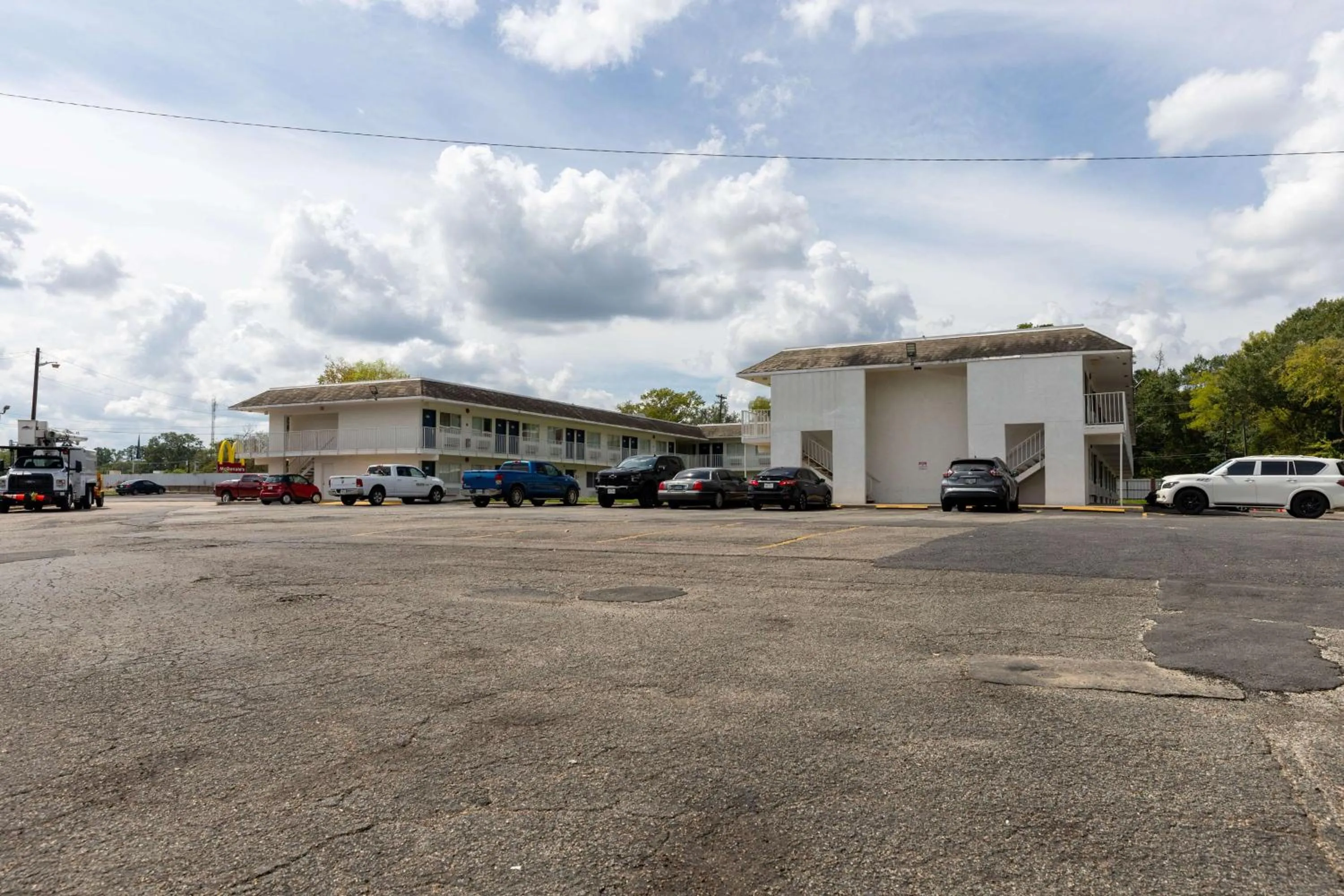Property building in Motel 6-Lufkin, TX