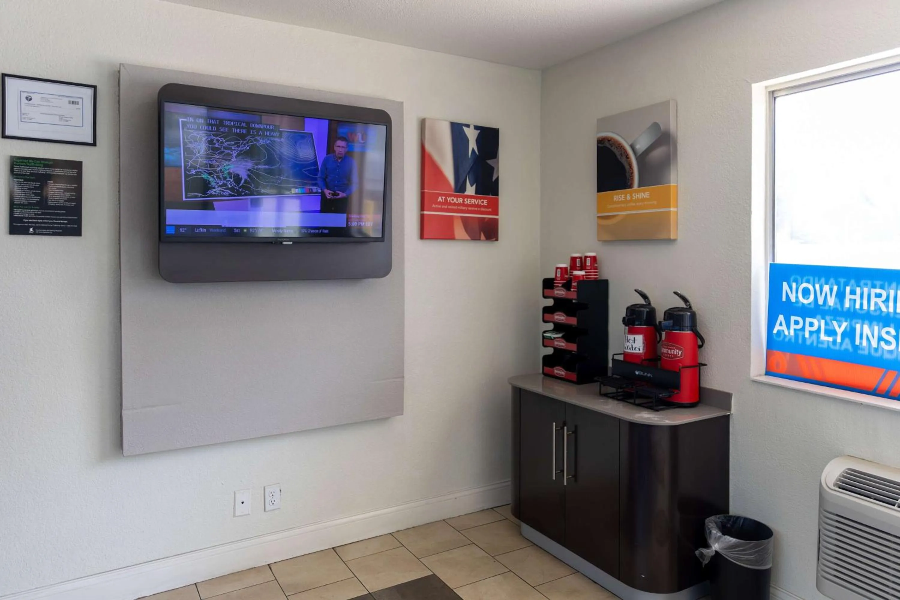 Restaurant/places to eat in Motel 6-Lufkin, TX