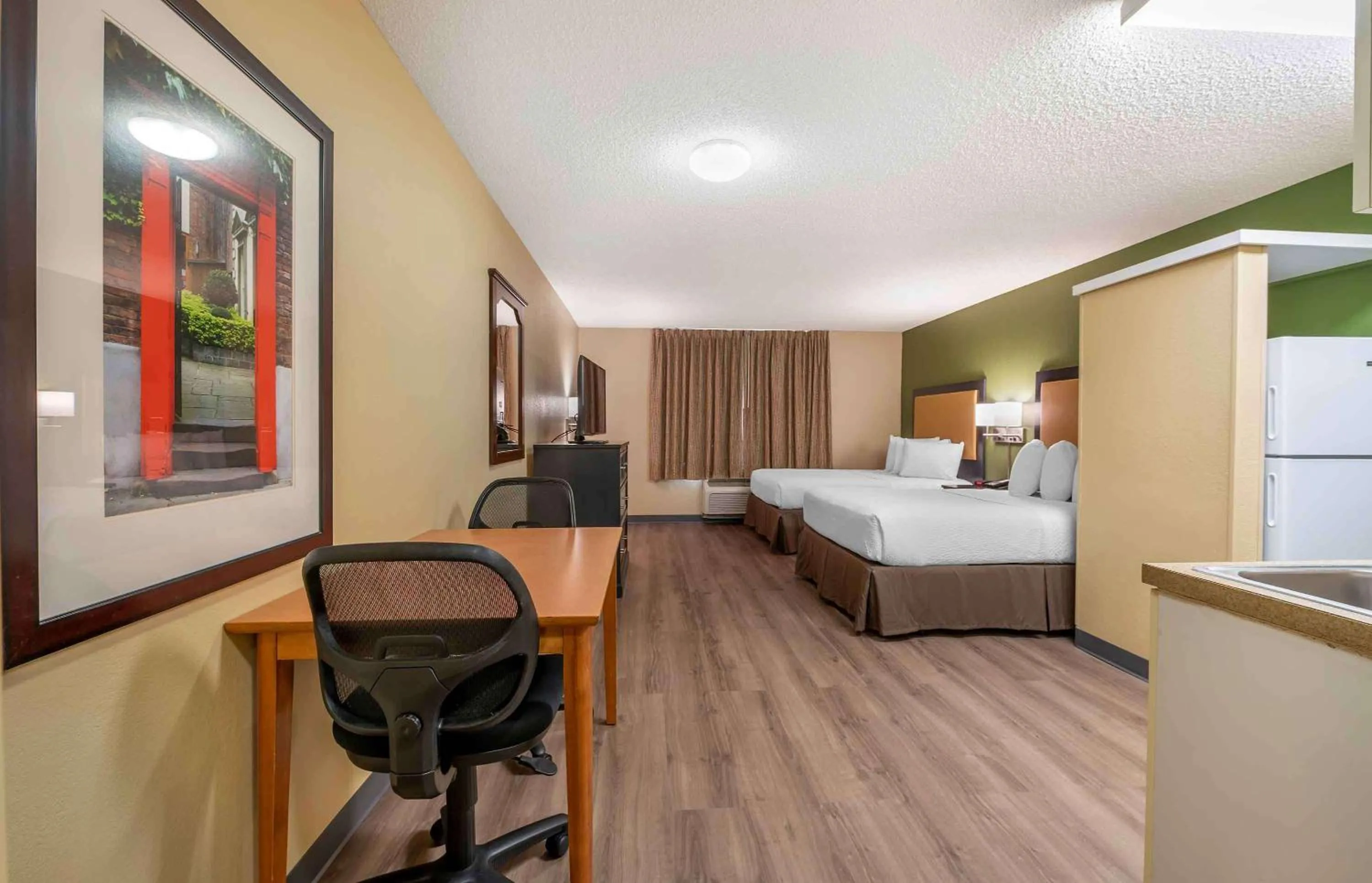 Bedroom, Bed in Extended Stay America Suites - Merrillville - US Rte 30