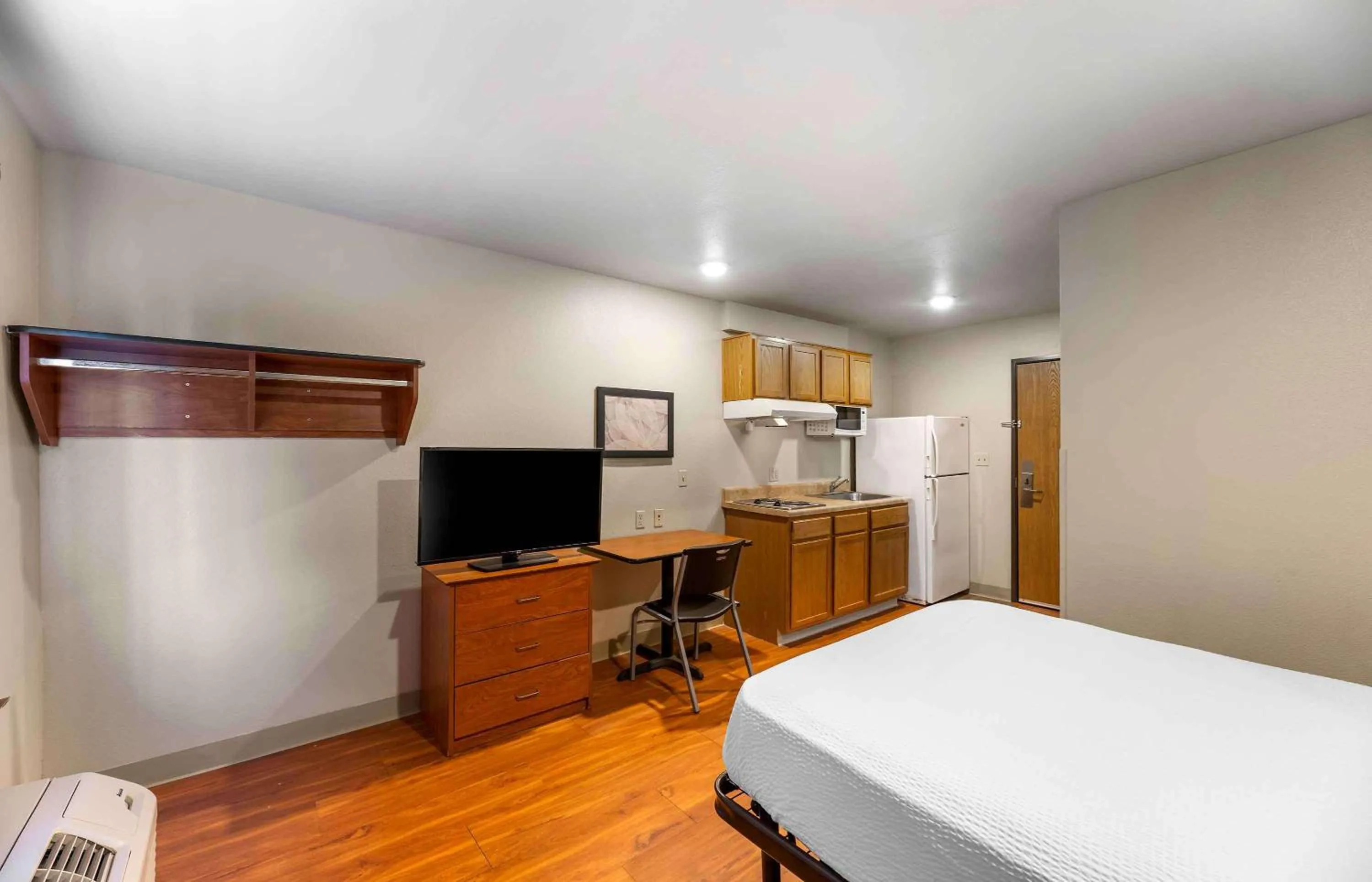 Bedroom, Bed in Extended Stay America Select Suites - Lubbock - South