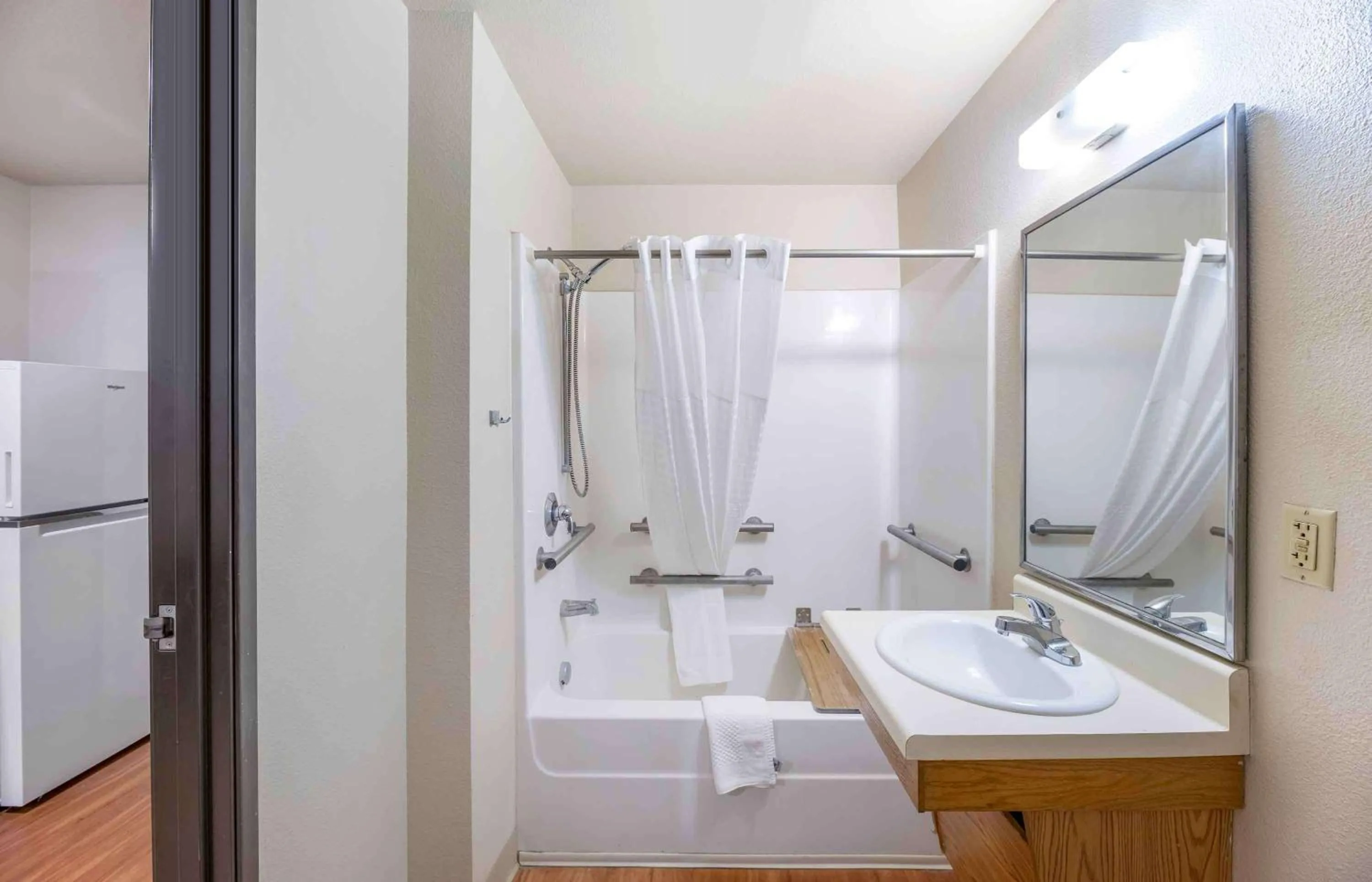 Bathroom in Extended Stay America Select Suites - Lubbock - South