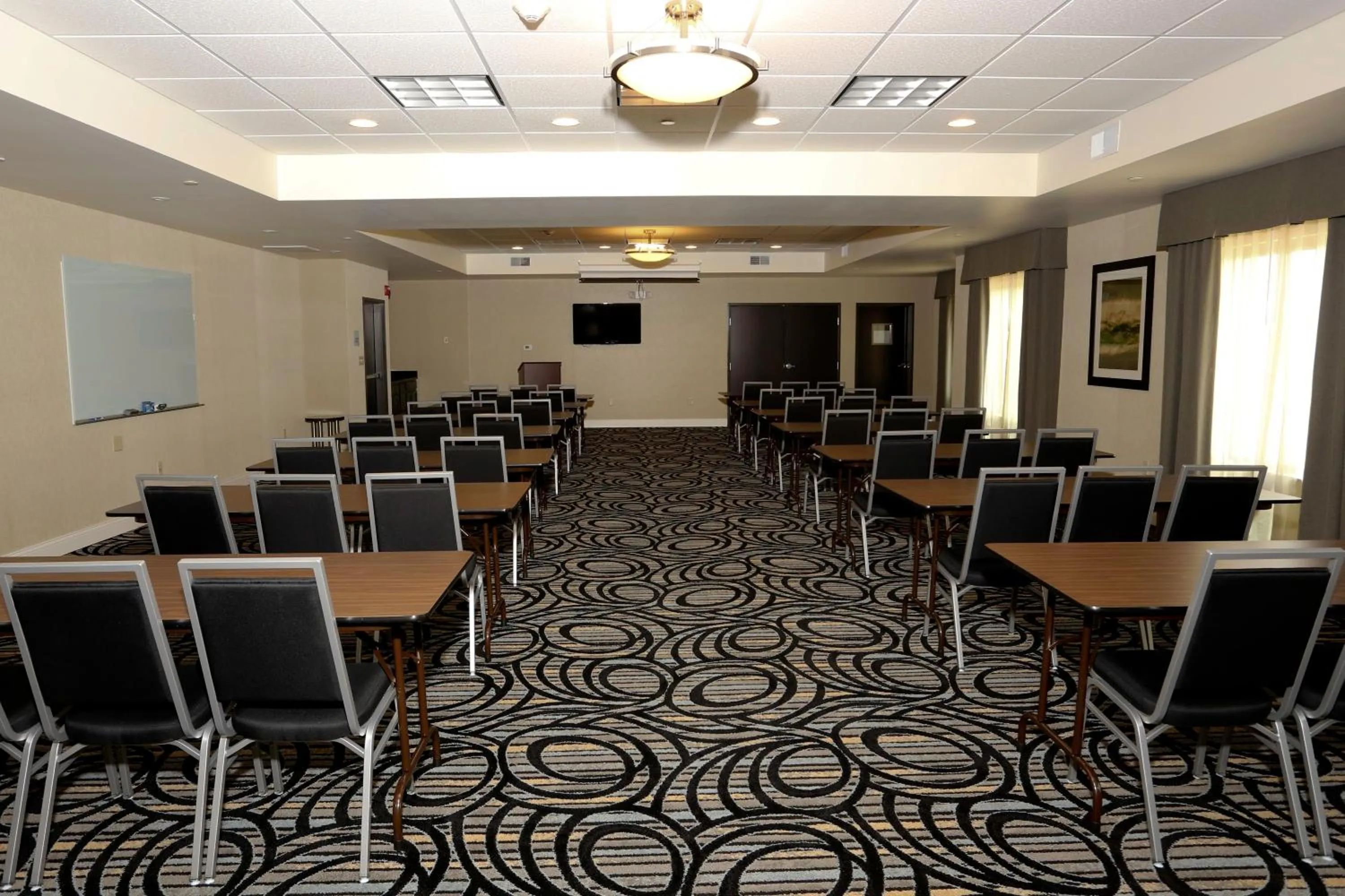 Meeting/conference room in Holiday Inn Express & Suites Marion Northeast by IHG