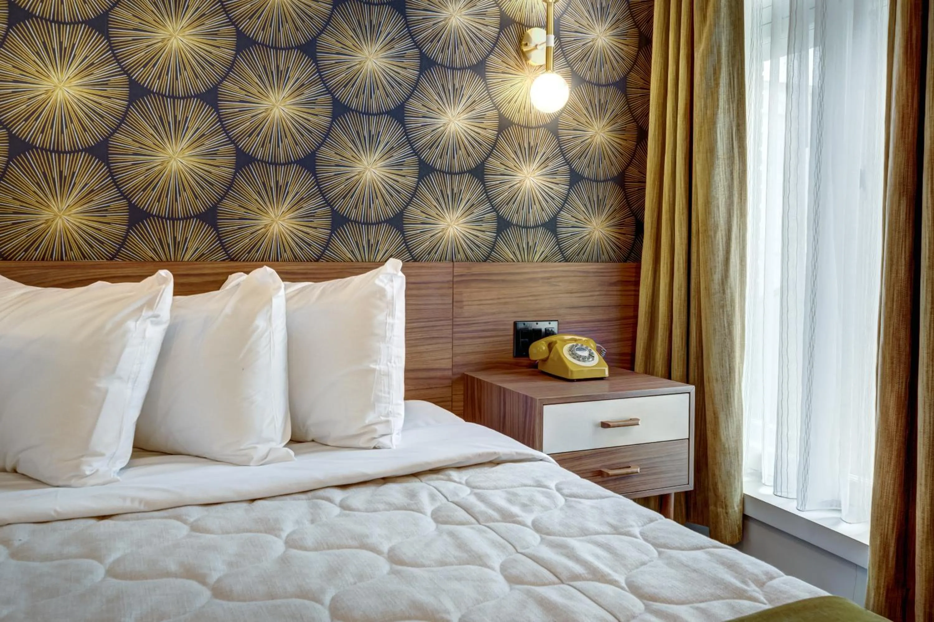 Bed in Hôtel Uville Montréal