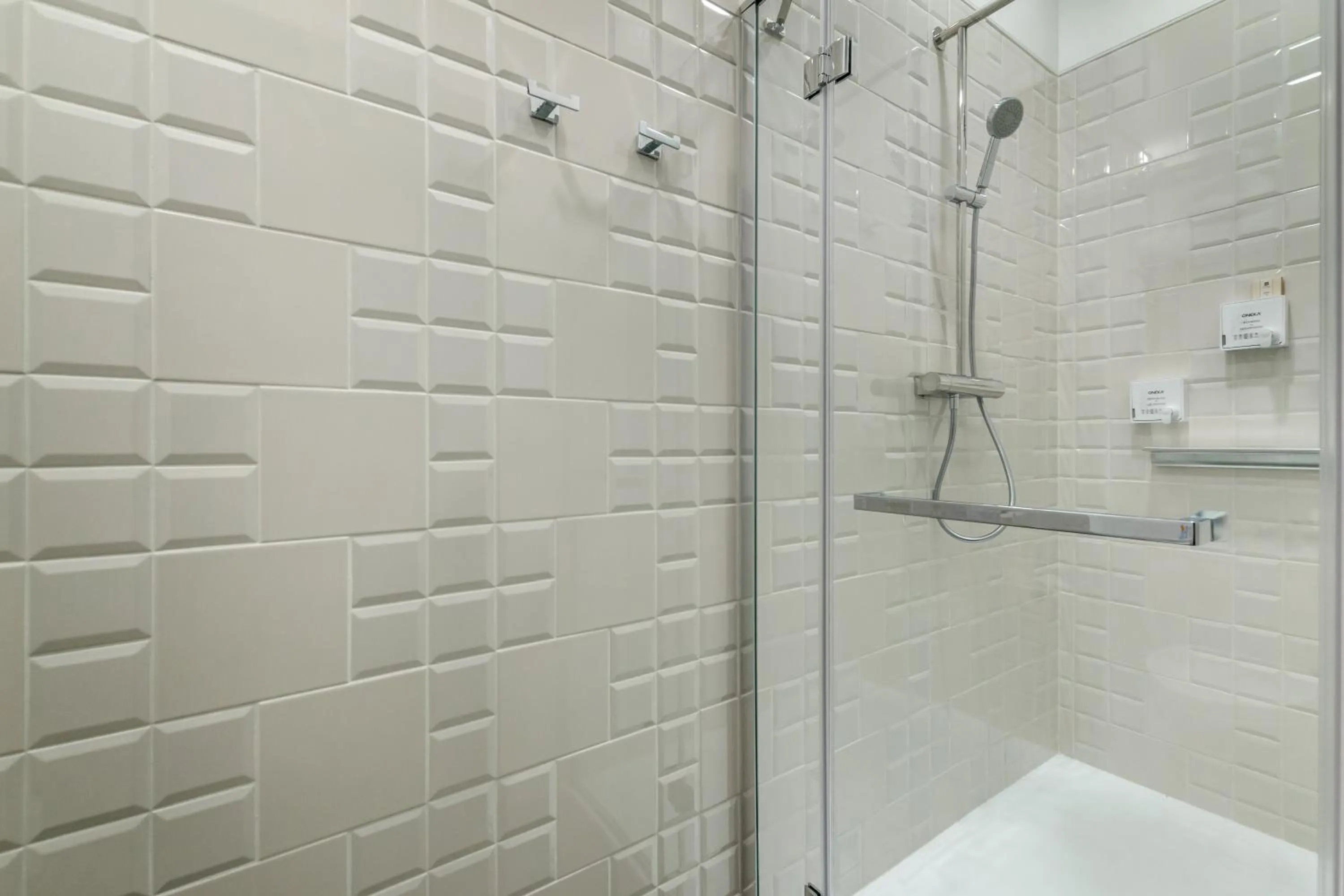 Bathroom in Hôtel Uville Montréal