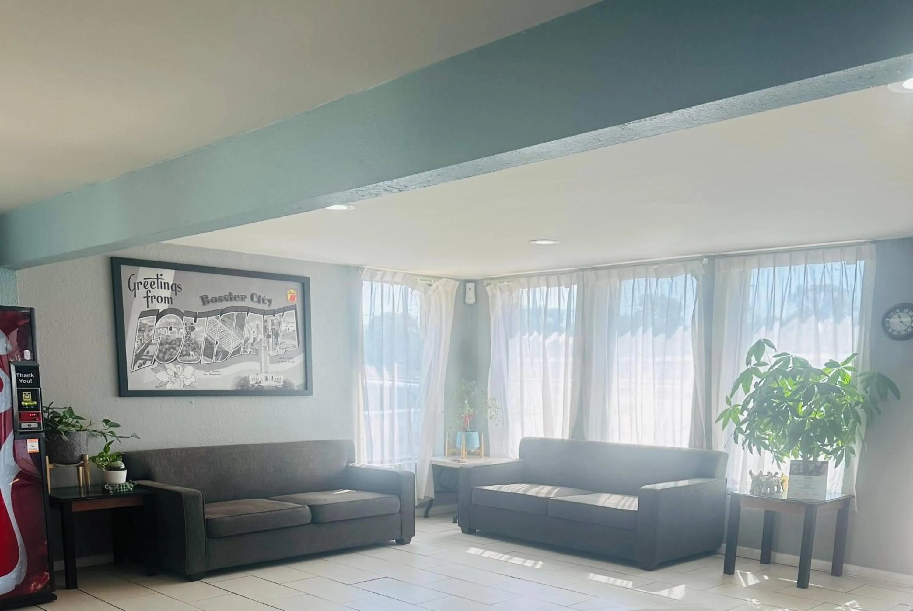 Lobby or reception in Super 8 by Wyndham Bossier City/Shreveport Area