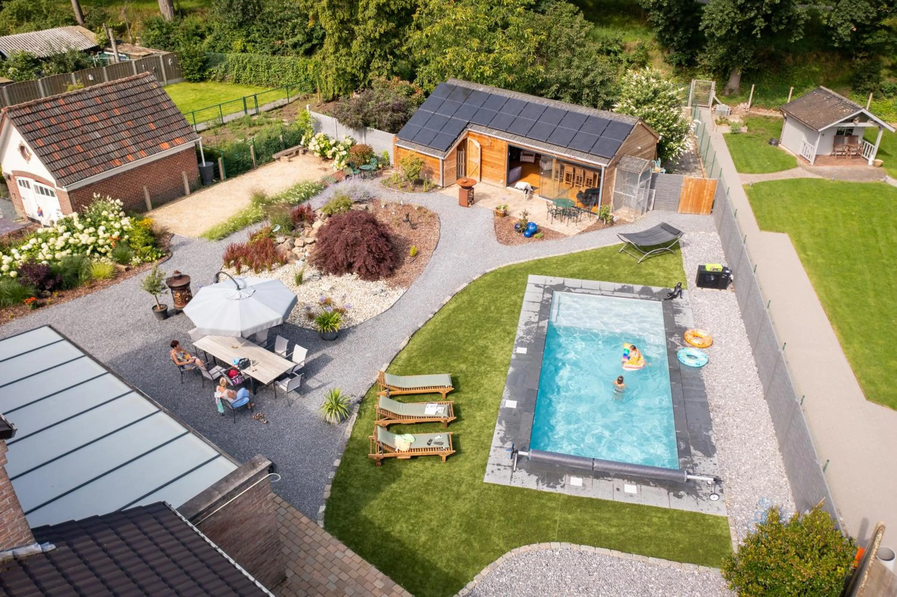 Pool view in Bed & Breakfast 't Vèèrke