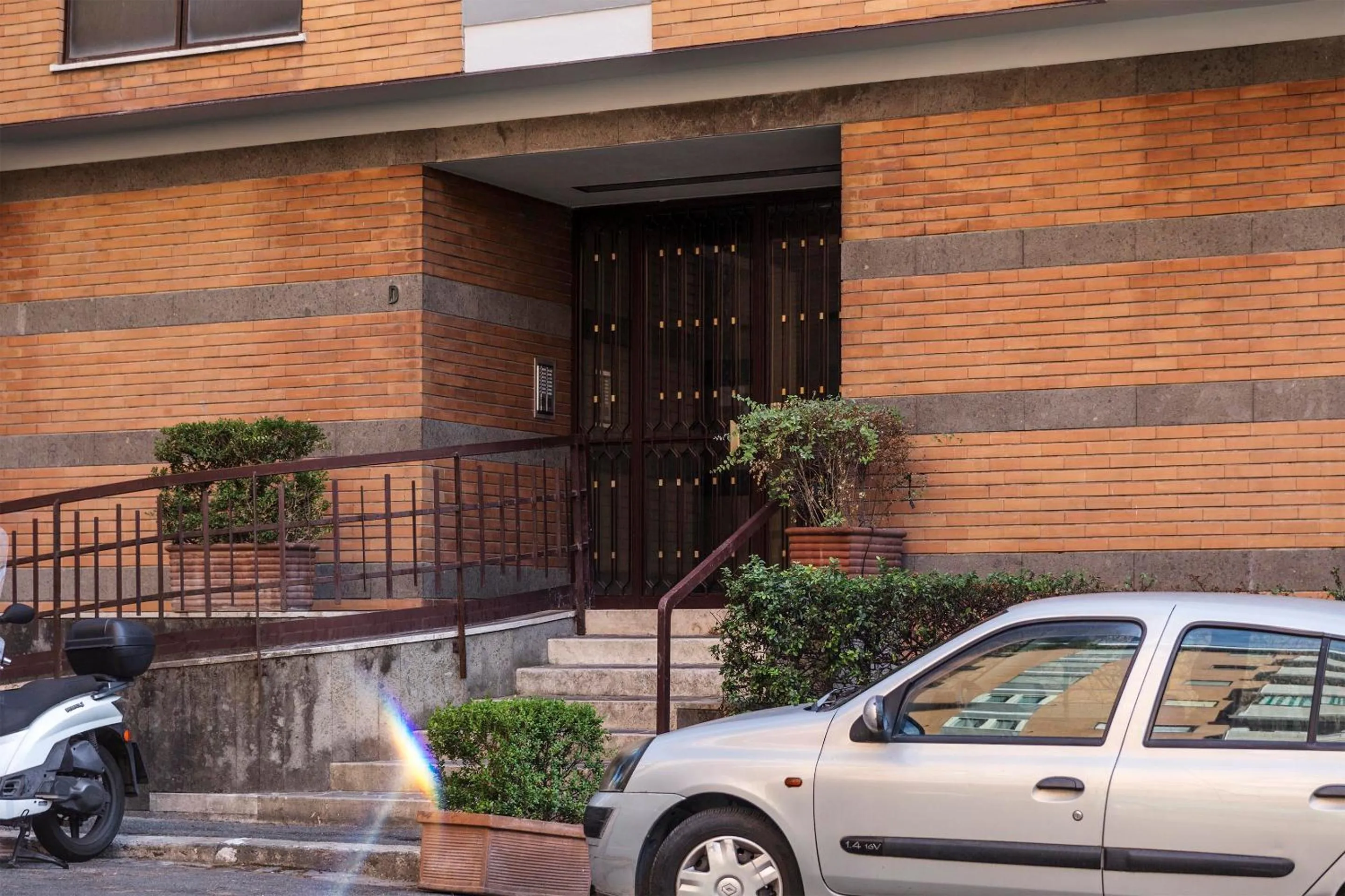 Facade/entrance in Dulcis In Vatican b&b