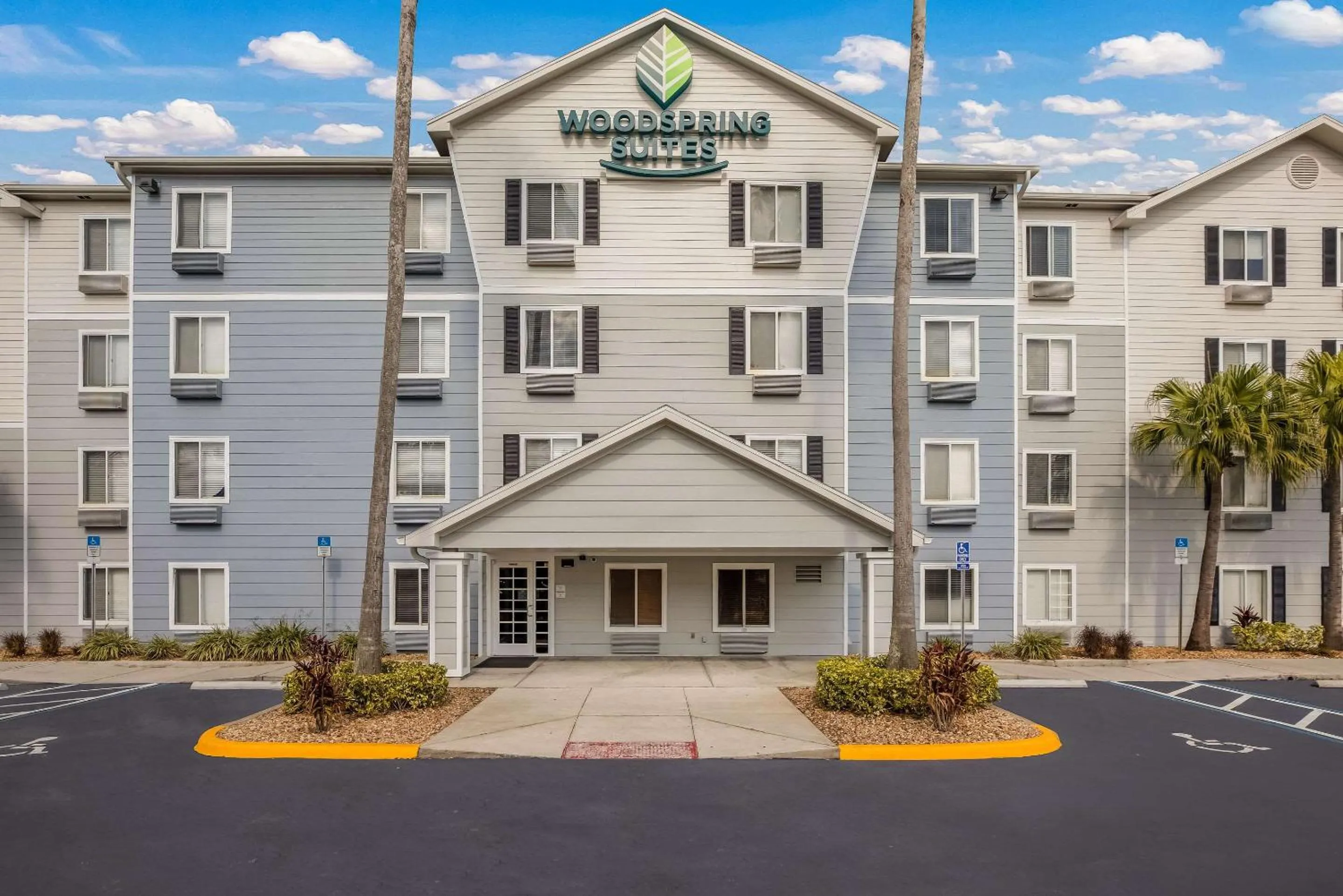 Property building in WoodSpring Suites Orlando North - Maitland