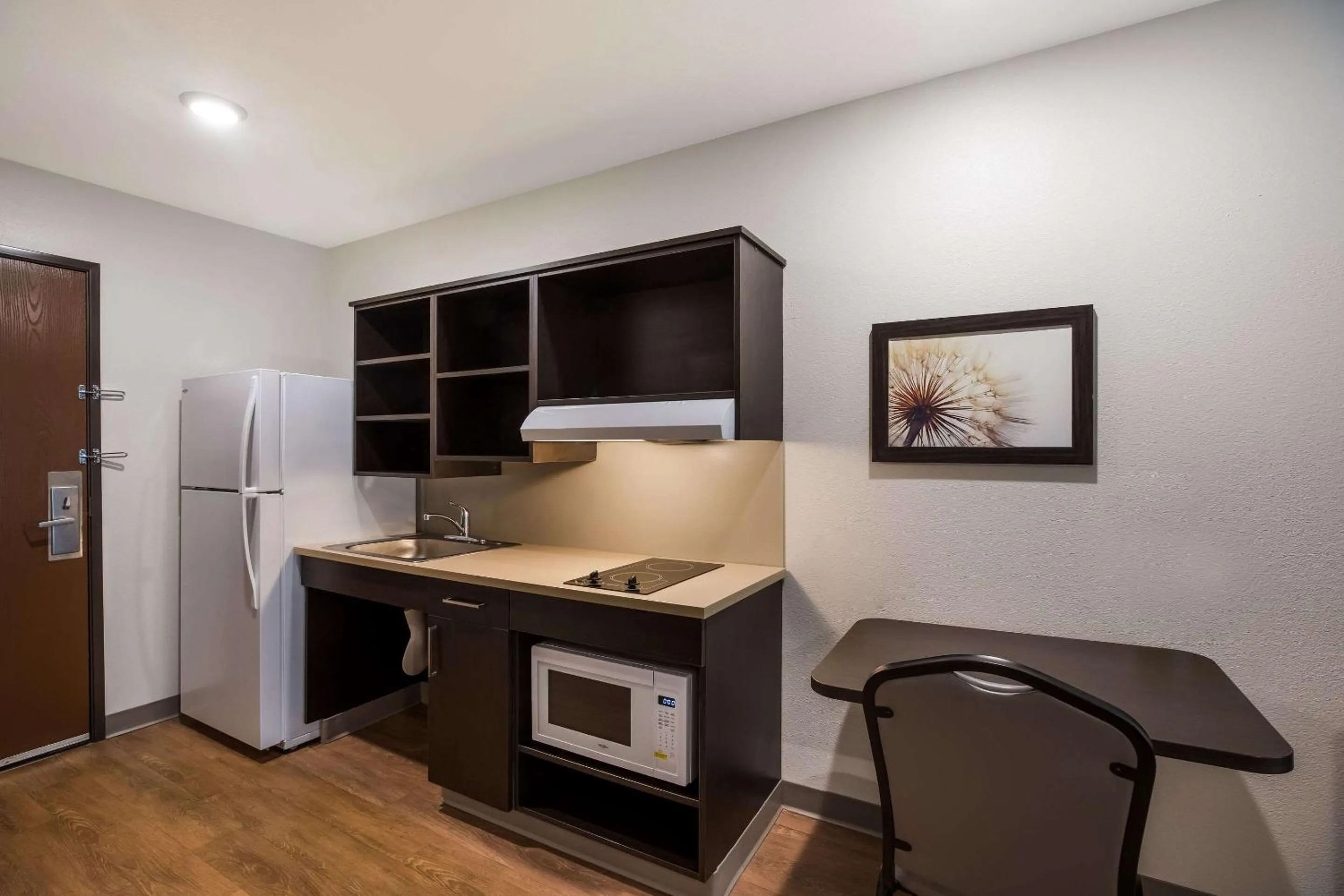 Bedroom in WoodSpring Suites Orlando North - Maitland