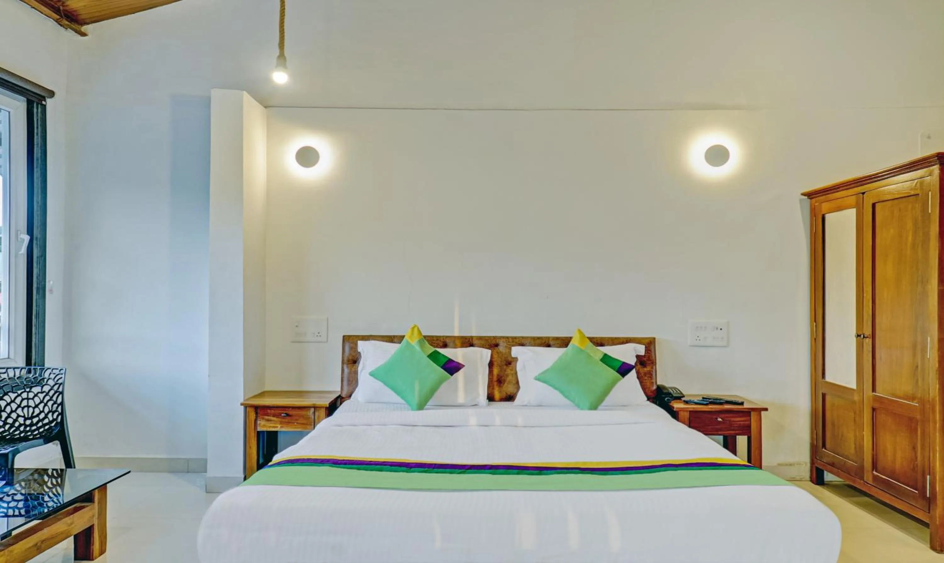 Bedroom, Bed in Hotel Lake Paradise Mahabaleshwar