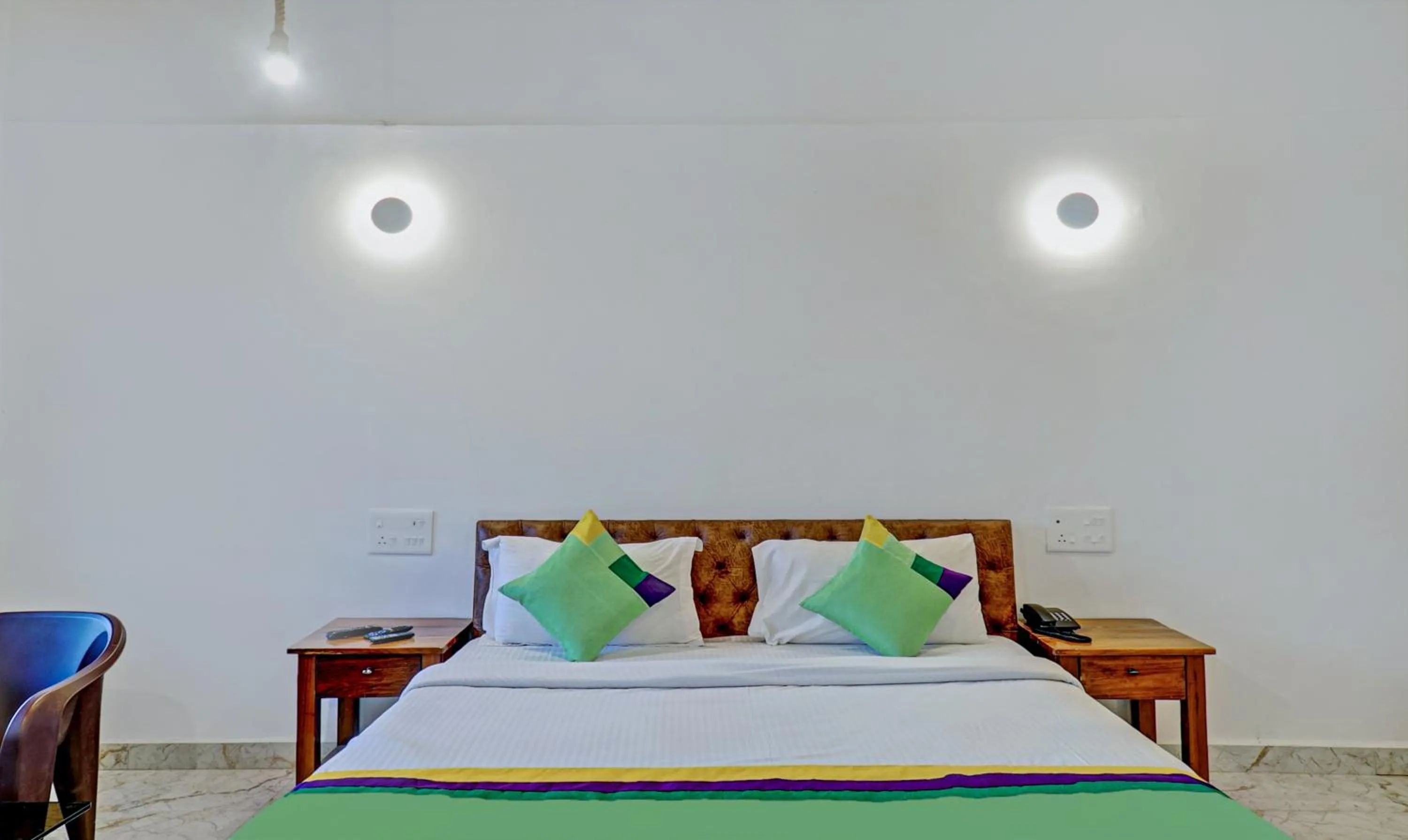 Bed in Hotel Lake Paradise Mahabaleshwar