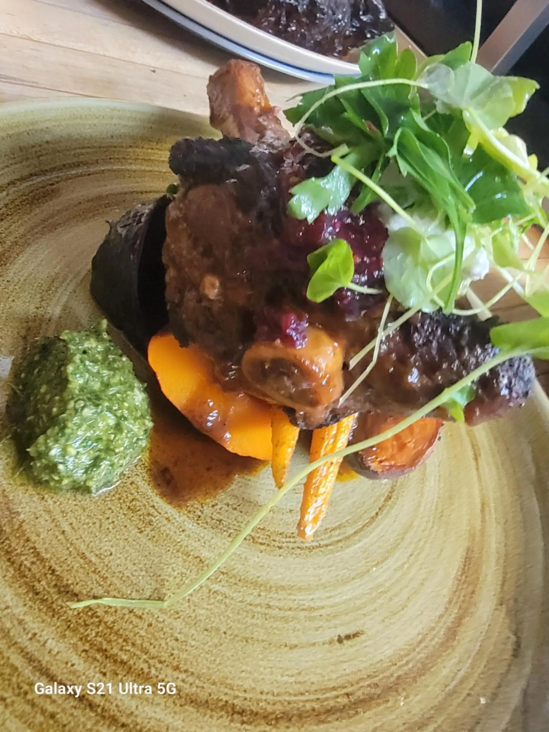 Restaurant/places to eat in Storm Mountain Lodge & Cabins