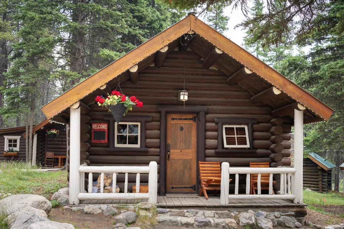 Property building in Storm Mountain Lodge & Cabins
