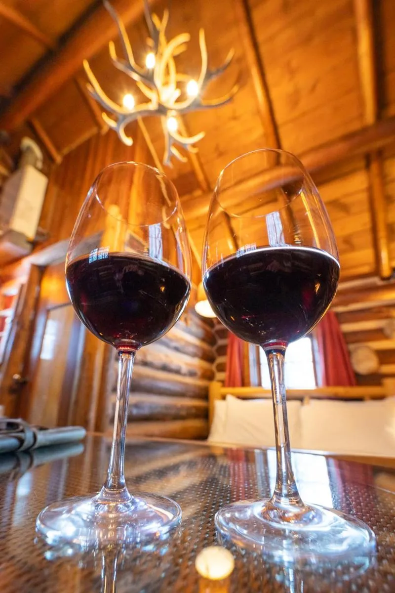 Drinks in Storm Mountain Lodge & Cabins