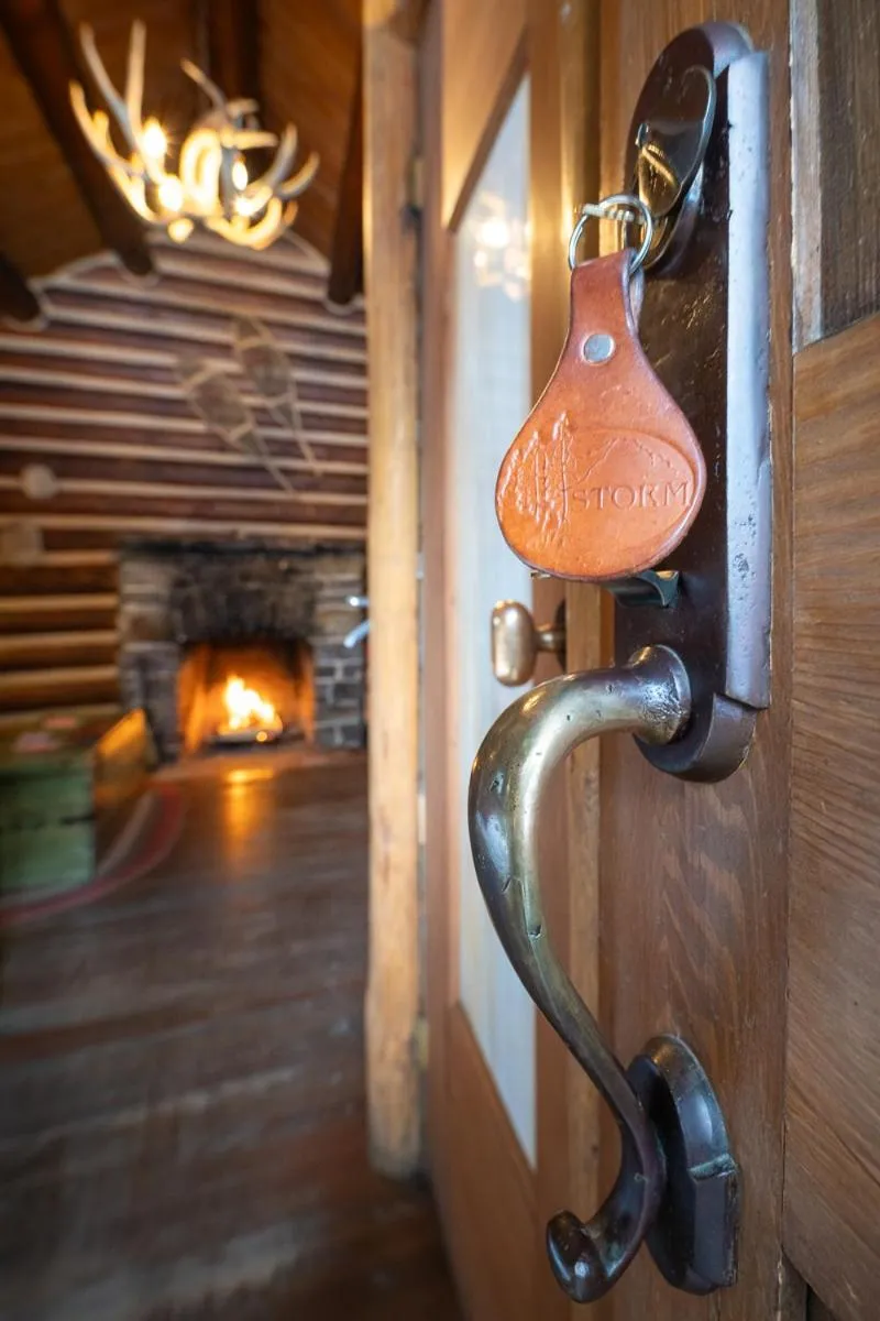 Facade/entrance in Storm Mountain Lodge & Cabins