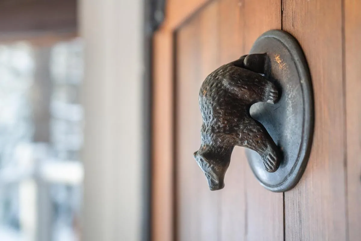 Decorative detail in Storm Mountain Lodge & Cabins
