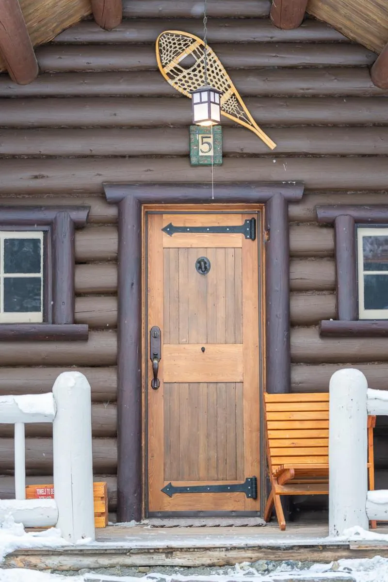 Day in Storm Mountain Lodge & Cabins