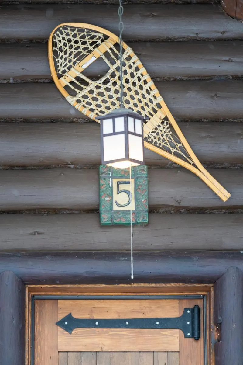 Decorative detail in Storm Mountain Lodge & Cabins
