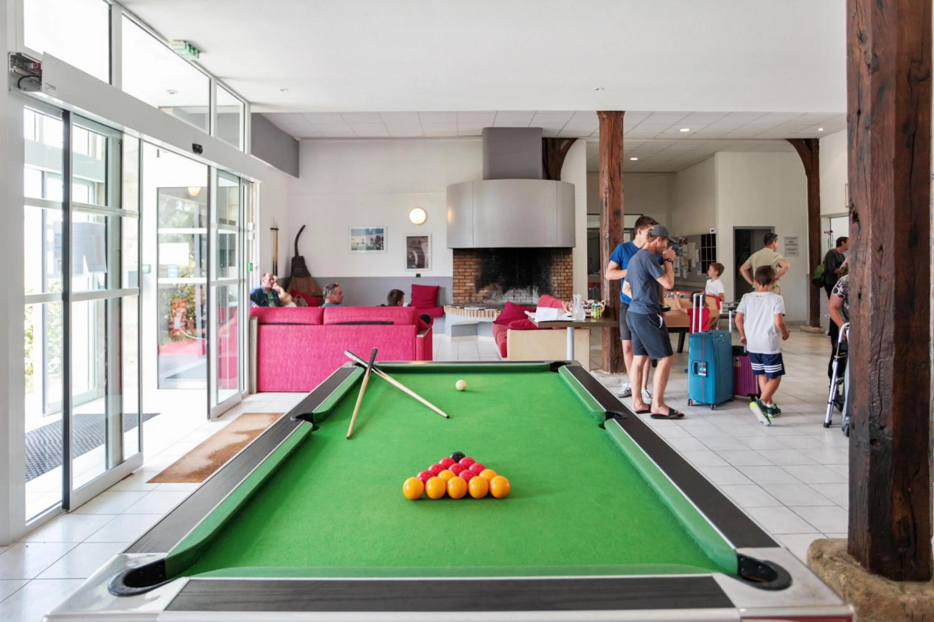 Communal lounge/ TV room in Résidence Pierre & Vacances Le Fort de la Rade