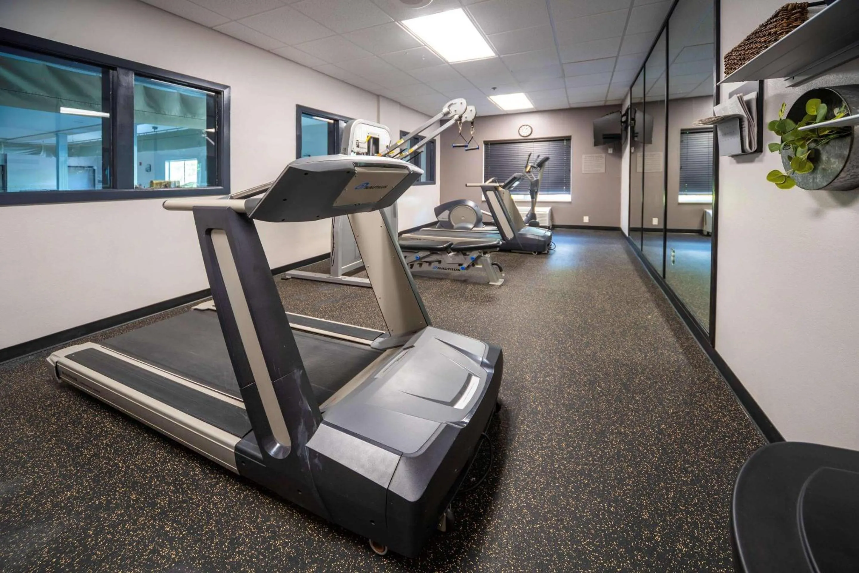Fitness centre/facilities in Country Inn & Suites by Radisson, Rocky Mount, NC