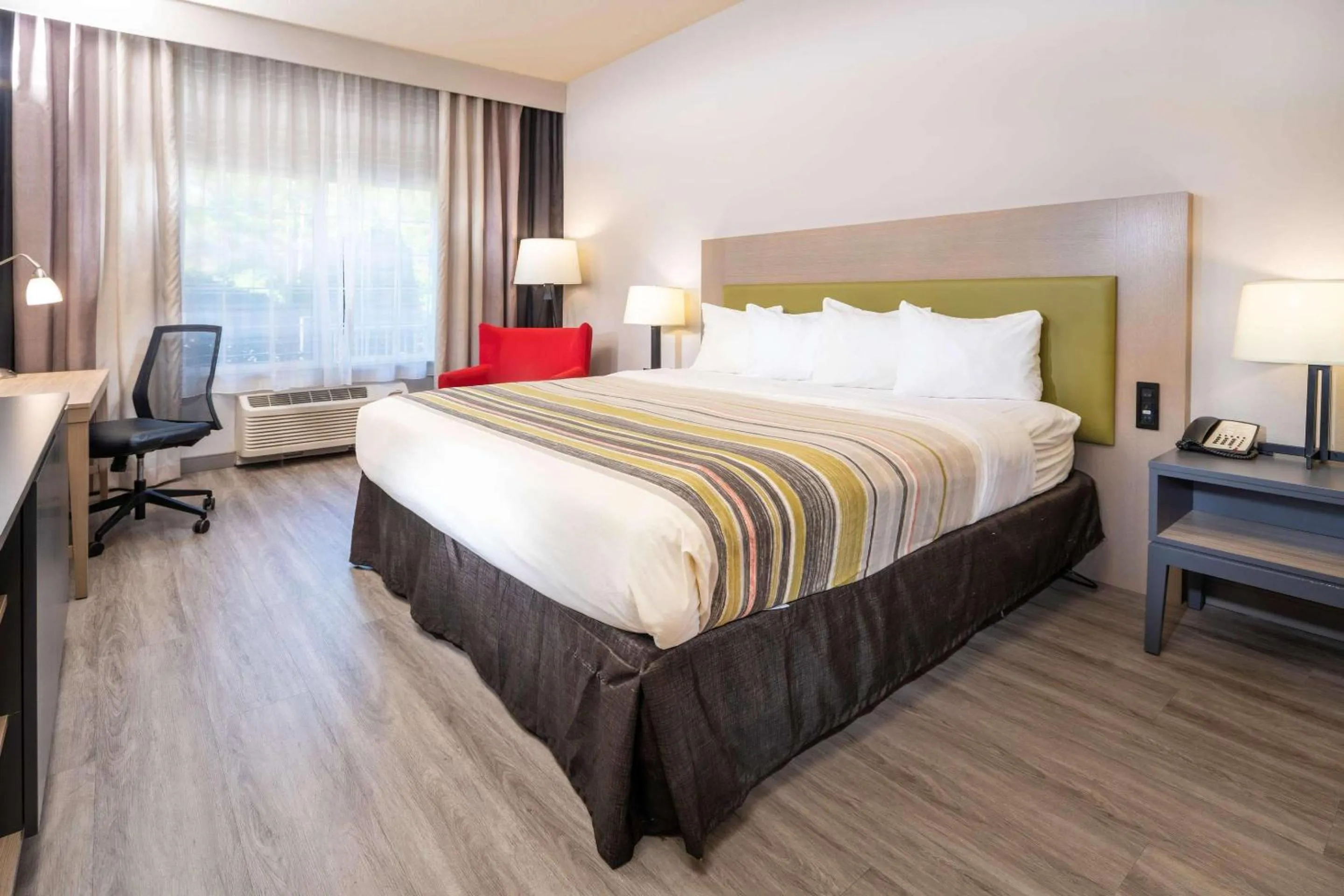 Bedroom, Bed in Country Inn & Suites by Radisson, Rocky Mount, NC