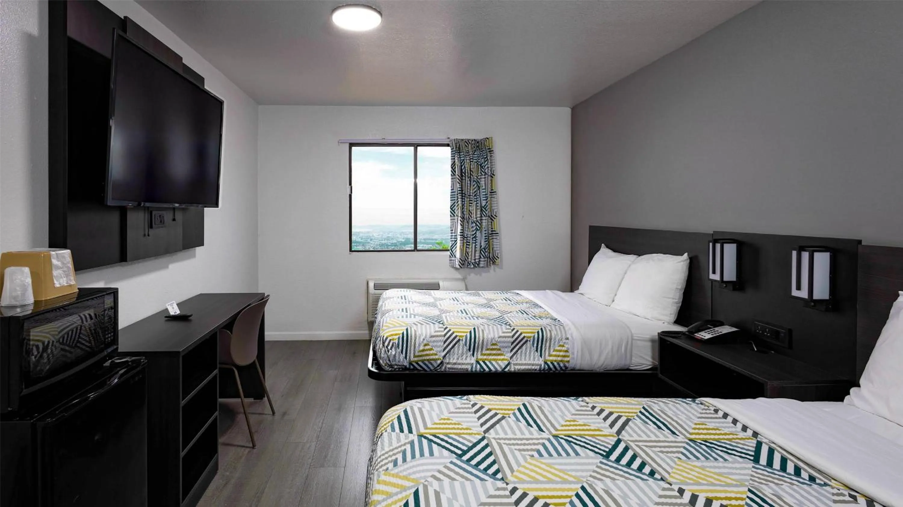 Bedroom, Bed in Motel 6 Dallas - Fair Park