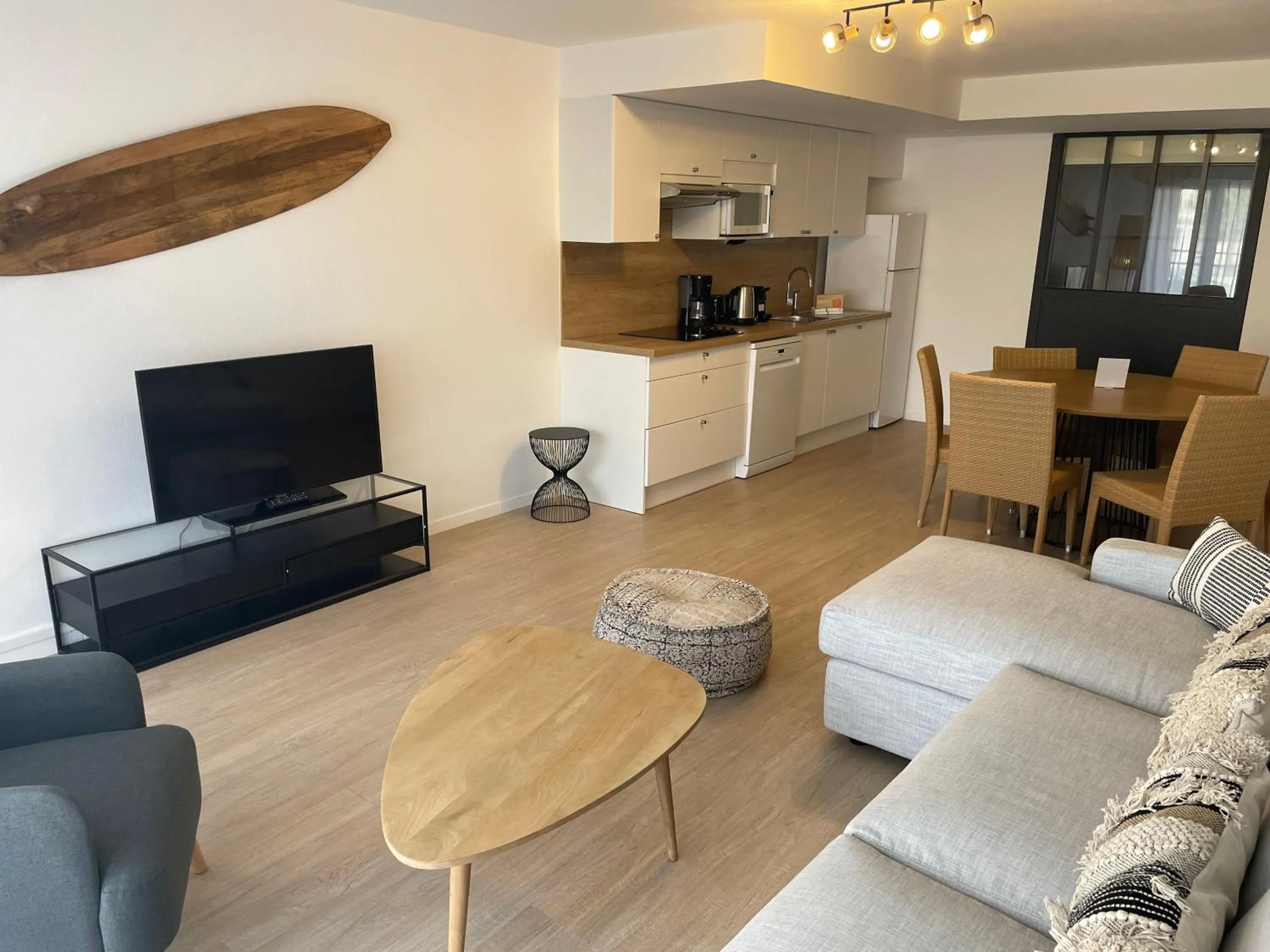 Communal lounge/ TV room in Résidence Pierre & Vacances La Baie des Sables