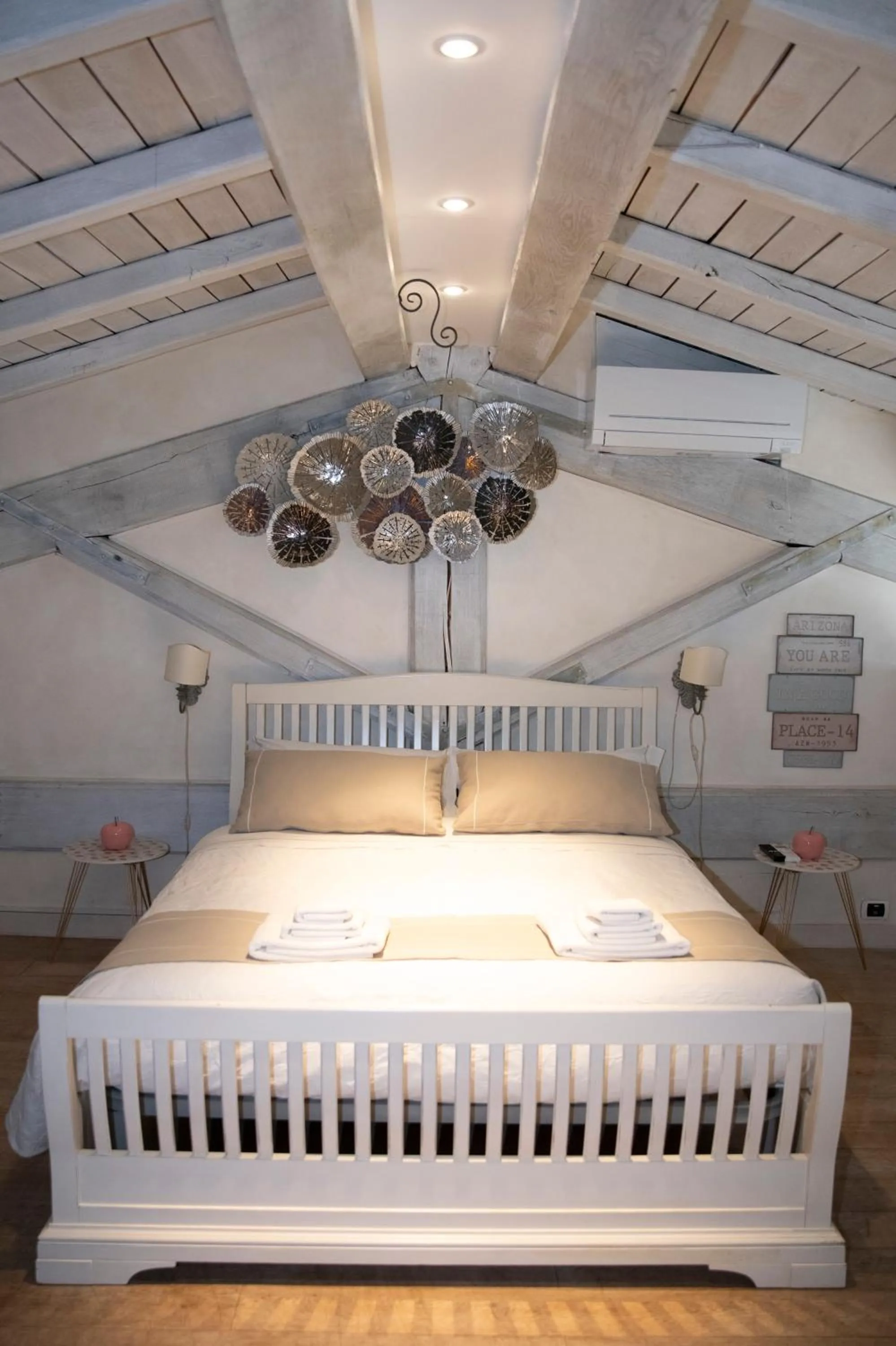 Bed in Villa Domus Petra