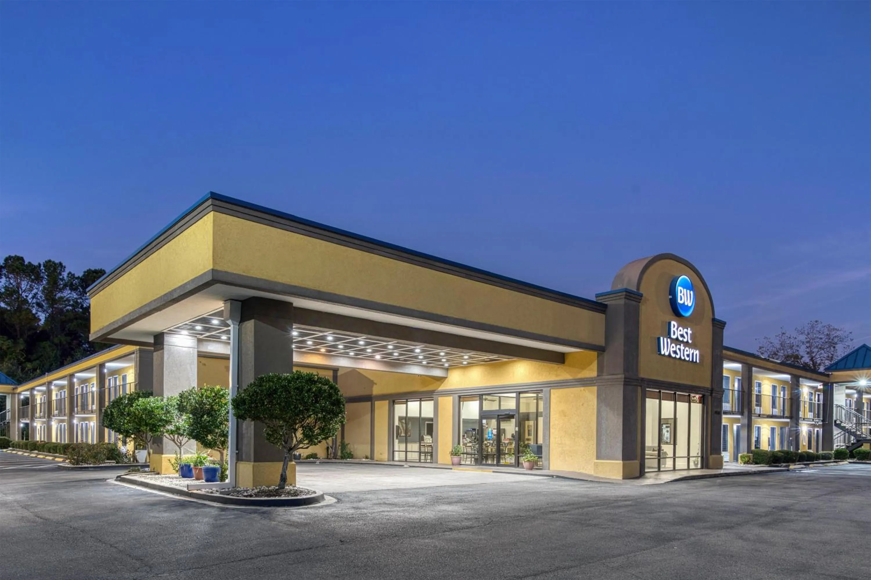 Property building in Best Western Of Walterboro