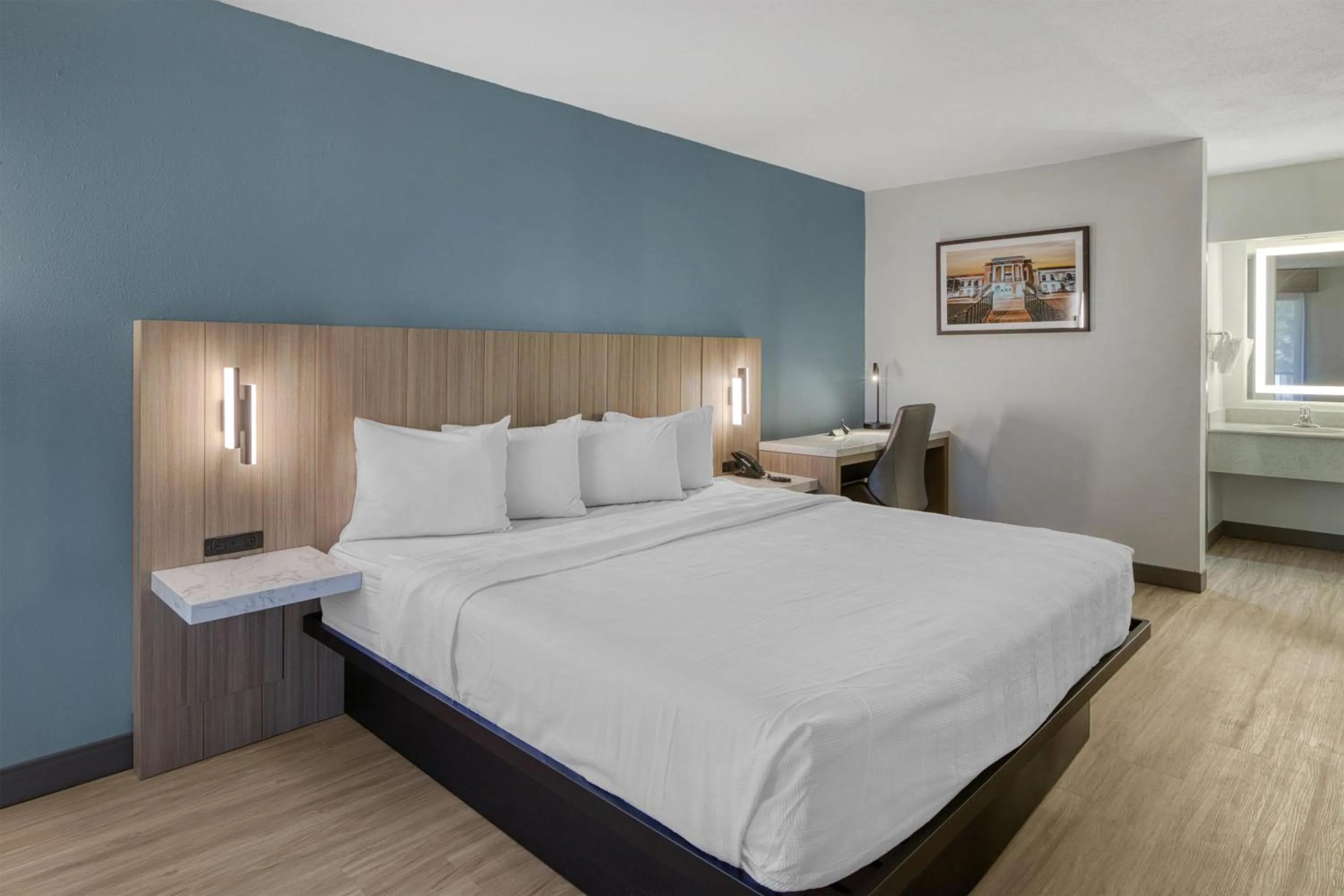 Bedroom, Bed in Best Western Of Walterboro