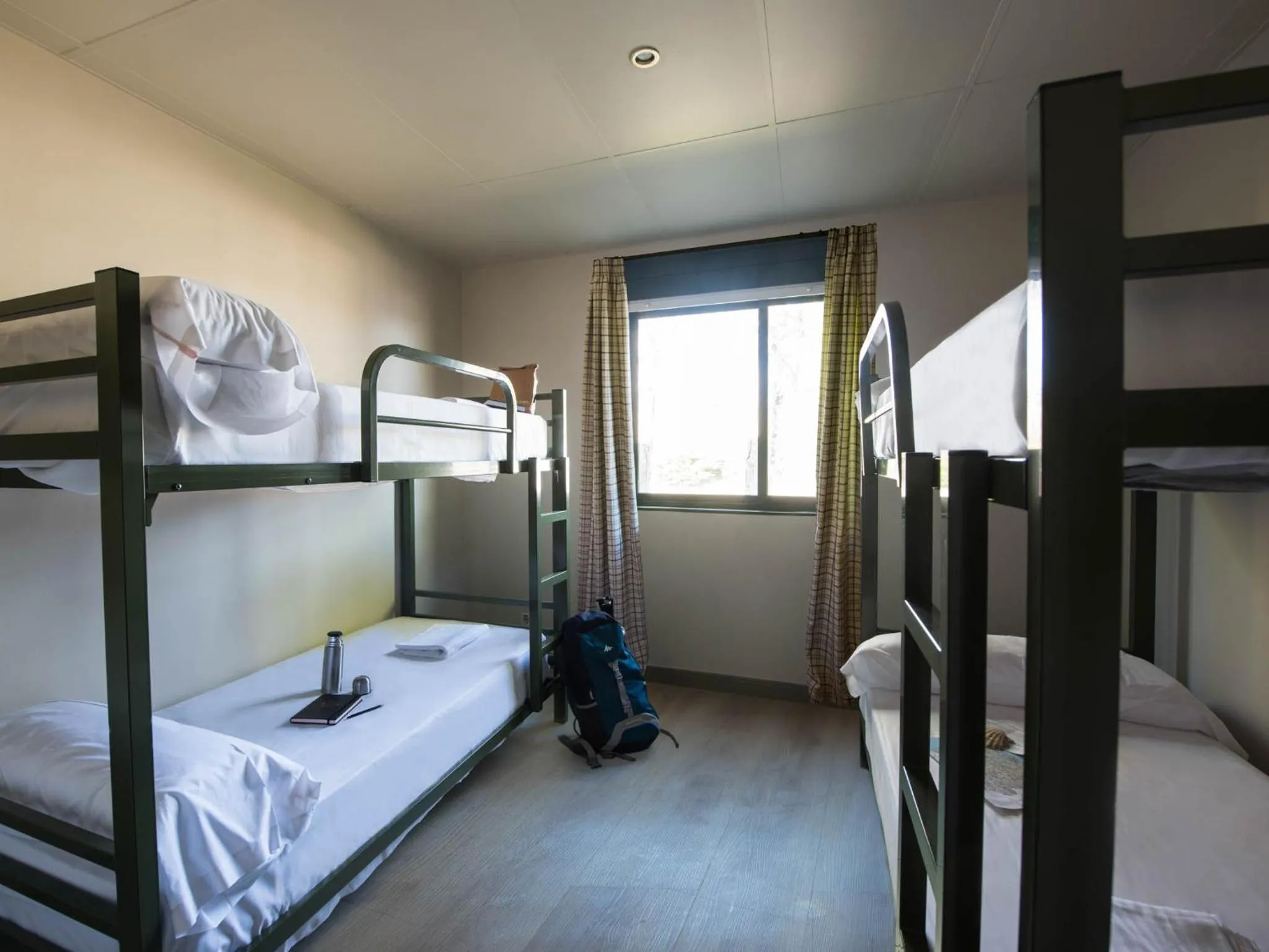 Bed in Albergue Monte Do Gozo