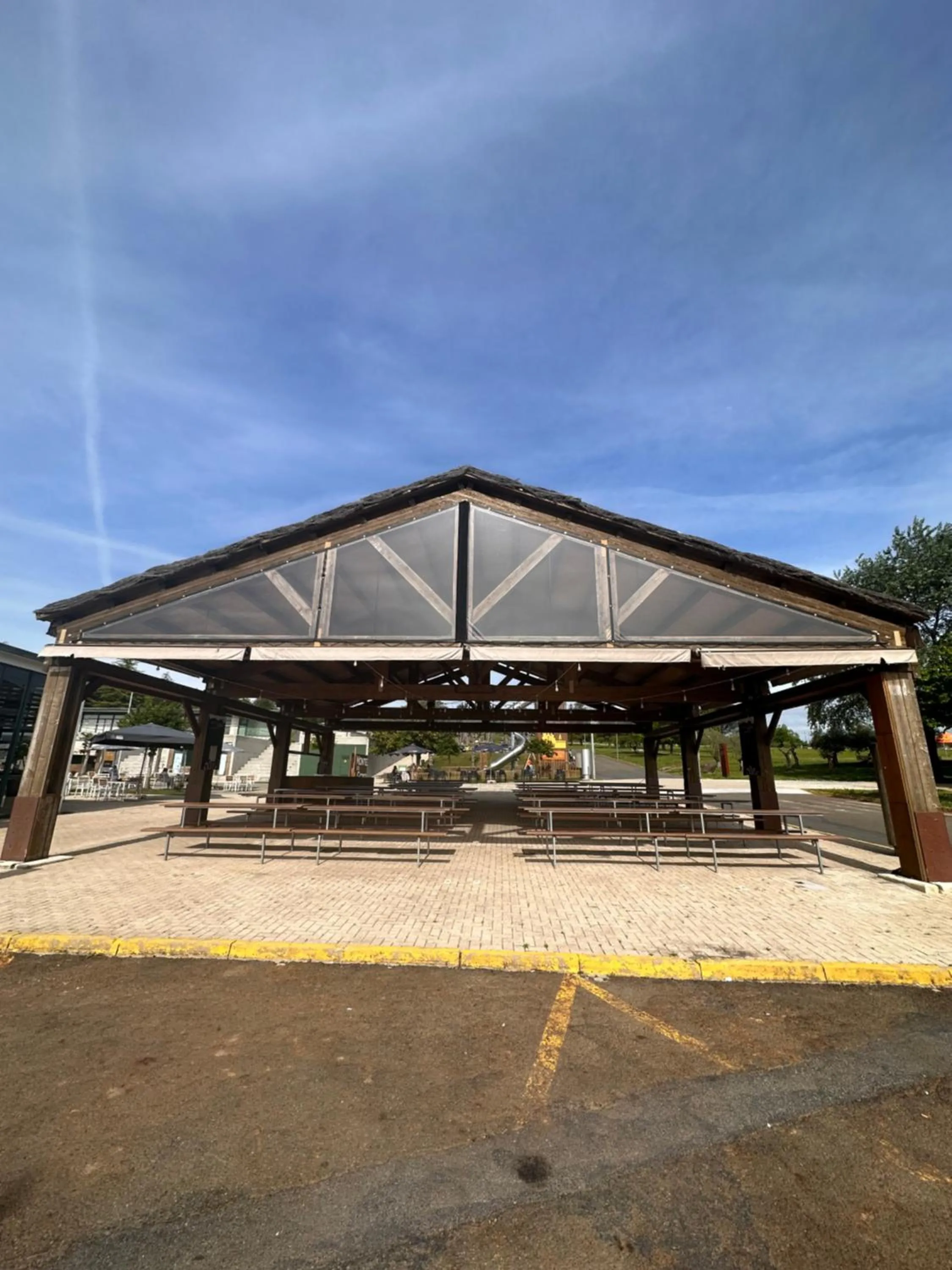BBQ facilities in Albergue Monte Do Gozo