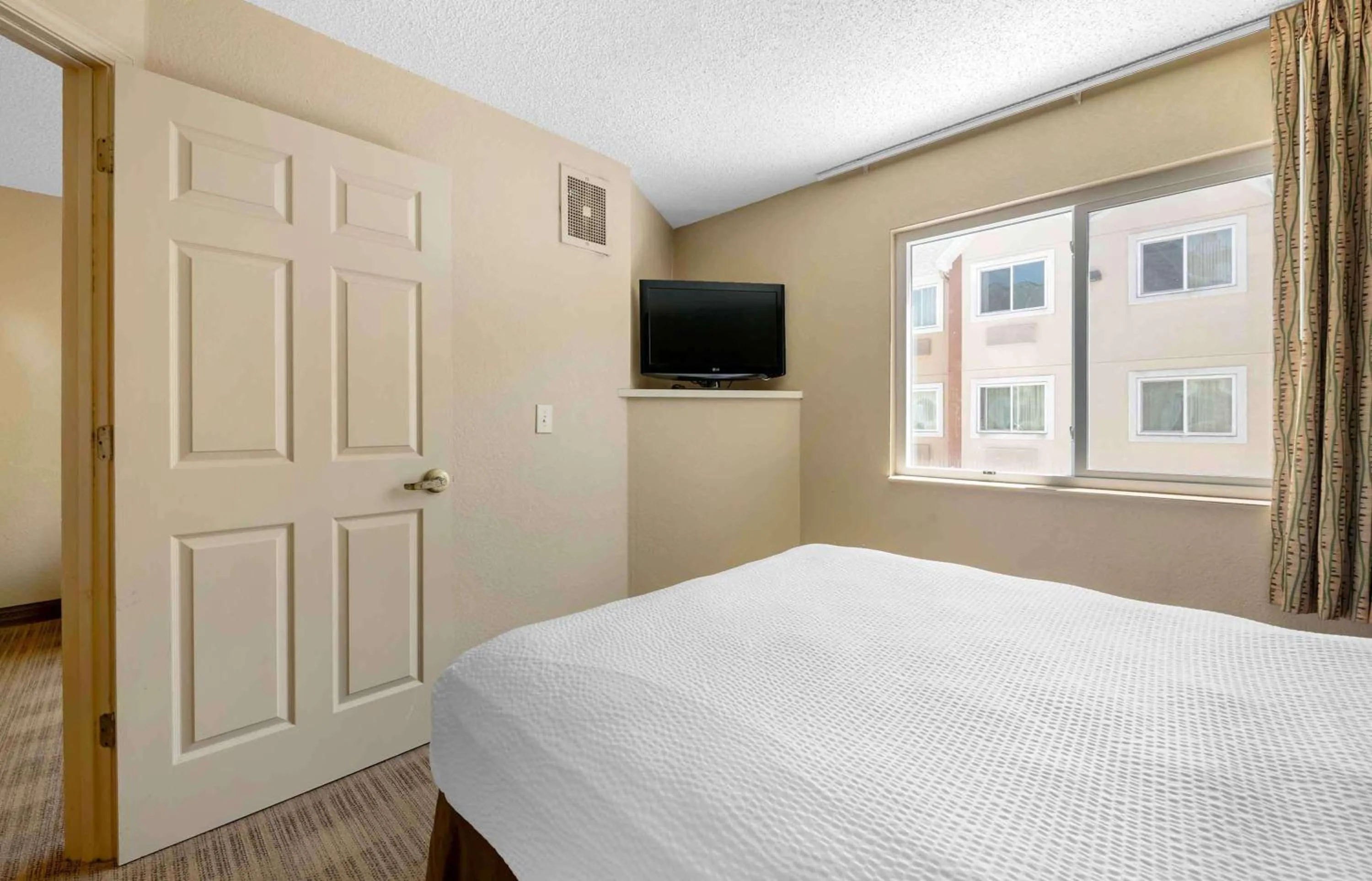 Bedroom, Bed in Extended Stay America Suites - Fishkill - Route 9