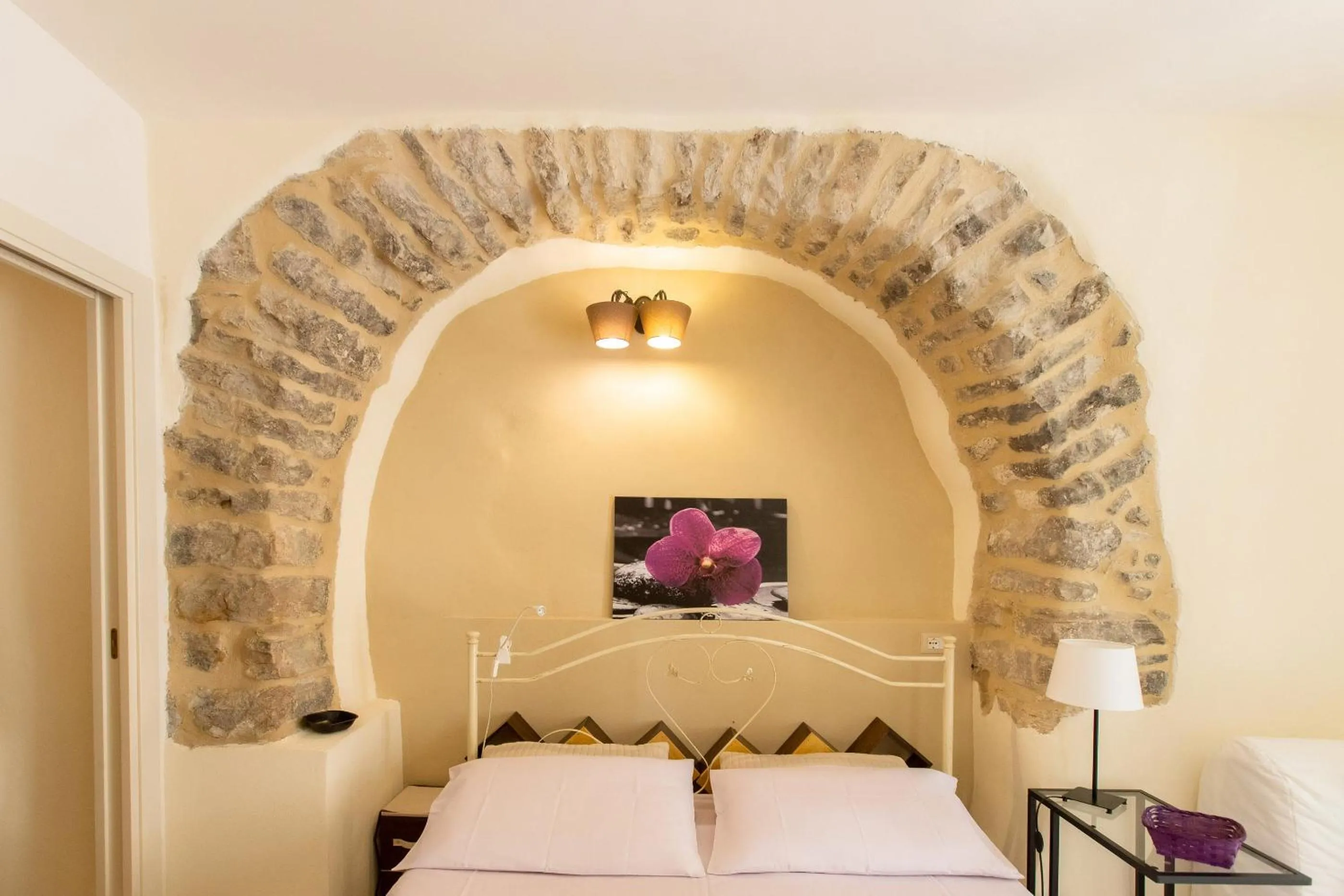 Decorative detail, Bed in Bella Vista b&b