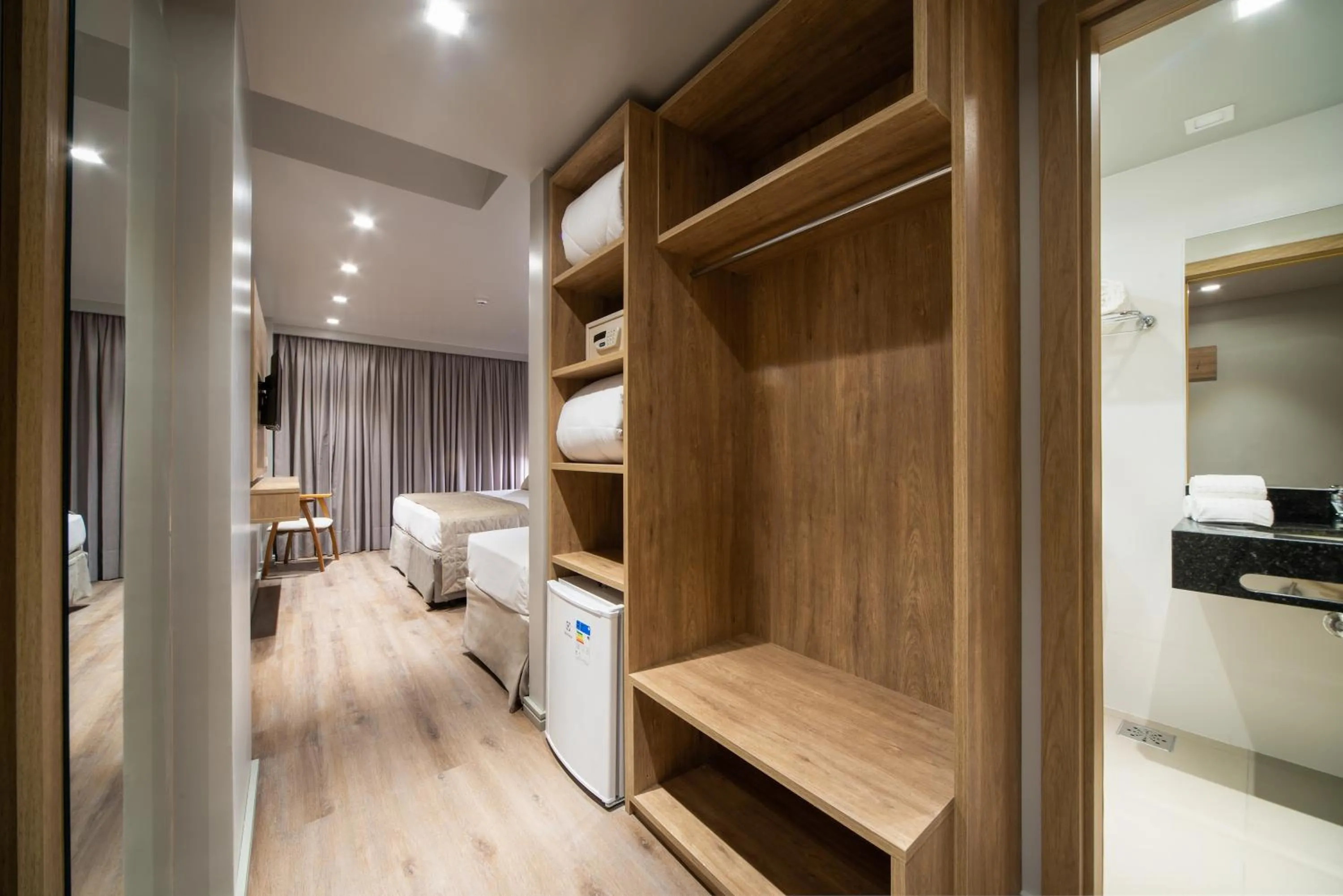 Bedroom, Bed in Hotel Laghetto Fratello