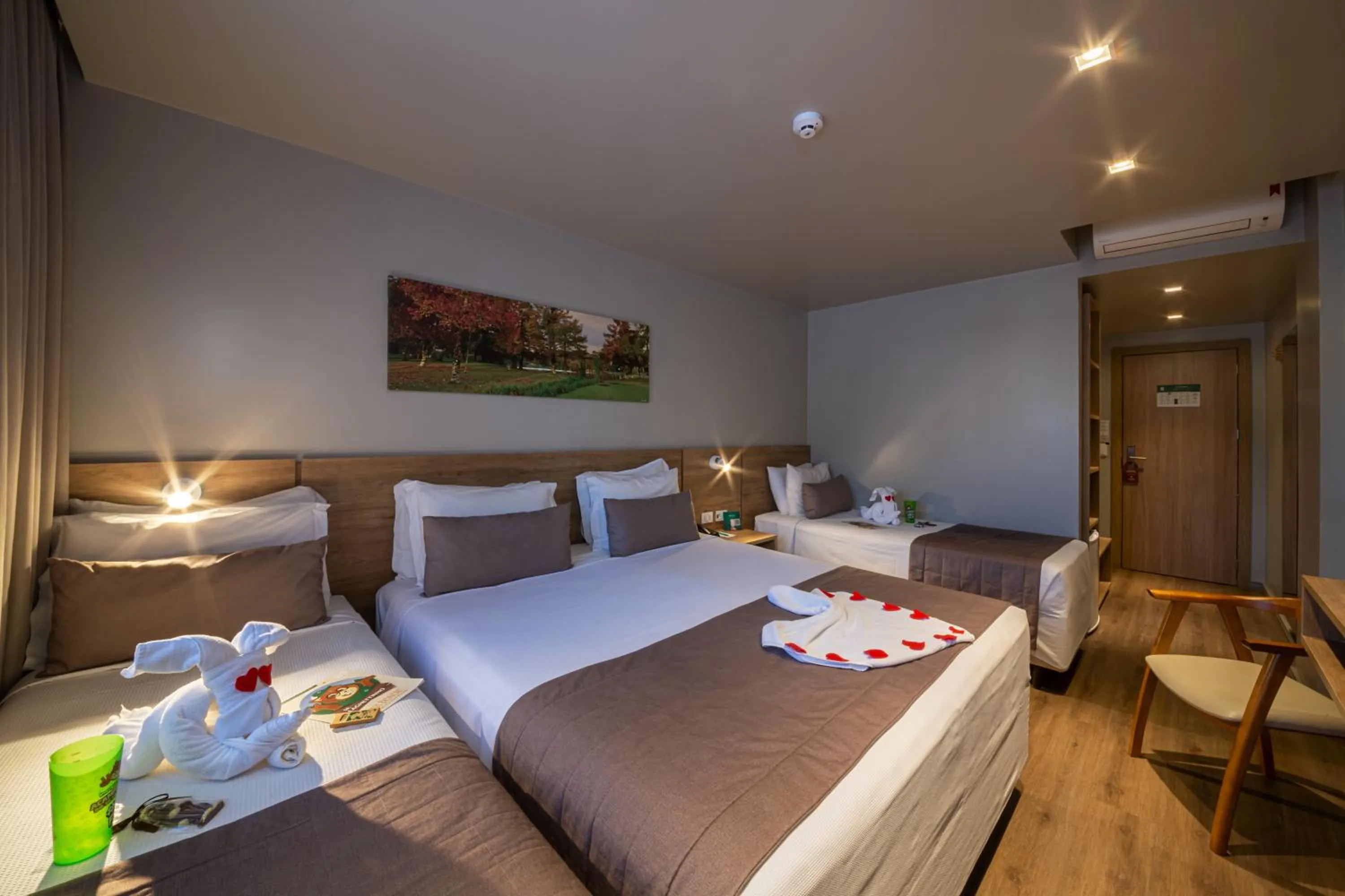 Bedroom, Bed in Hotel Laghetto Fratello