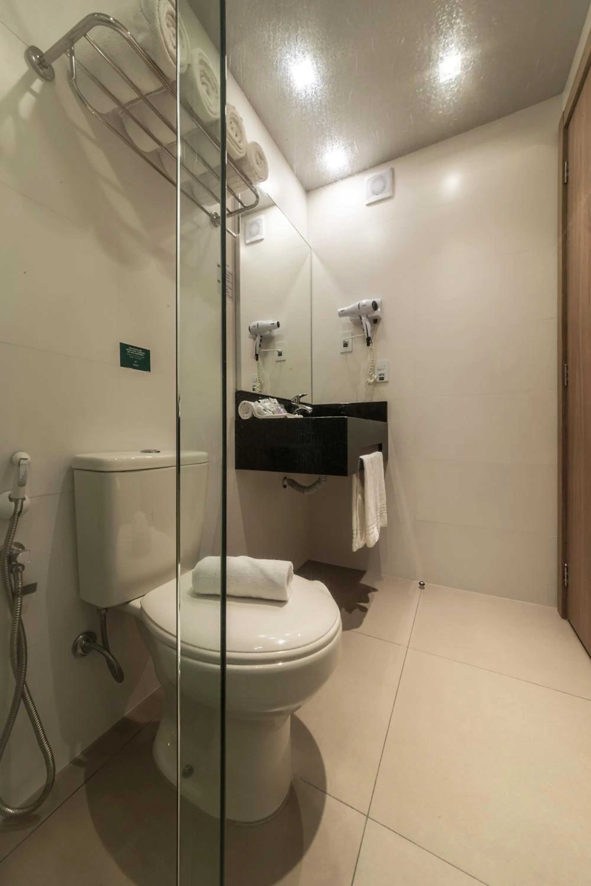 Bathroom in Hotel Laghetto Fratello