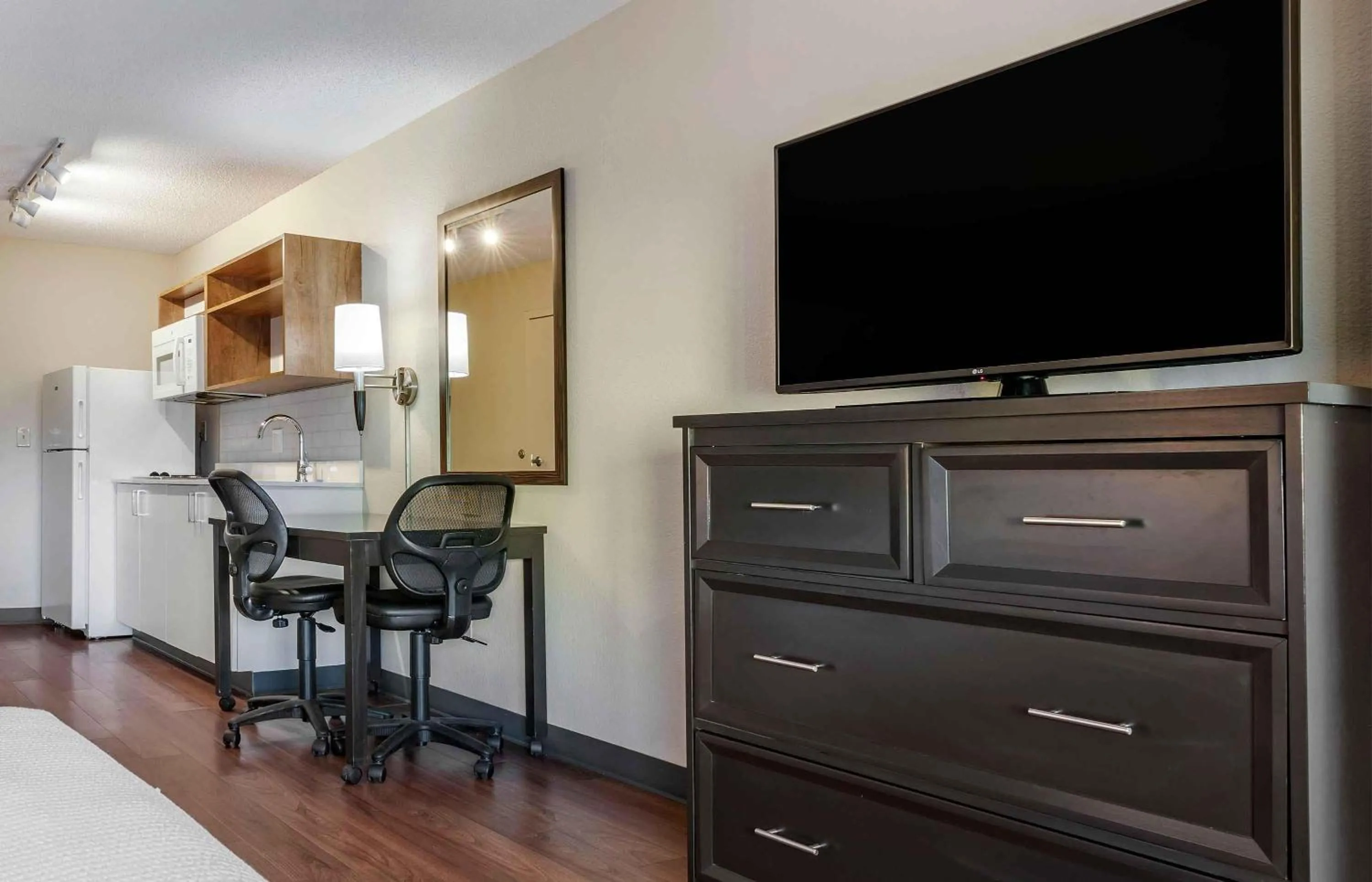 Bedroom in Extended Stay America Suites - Charlotte - Pineville - Park Rd