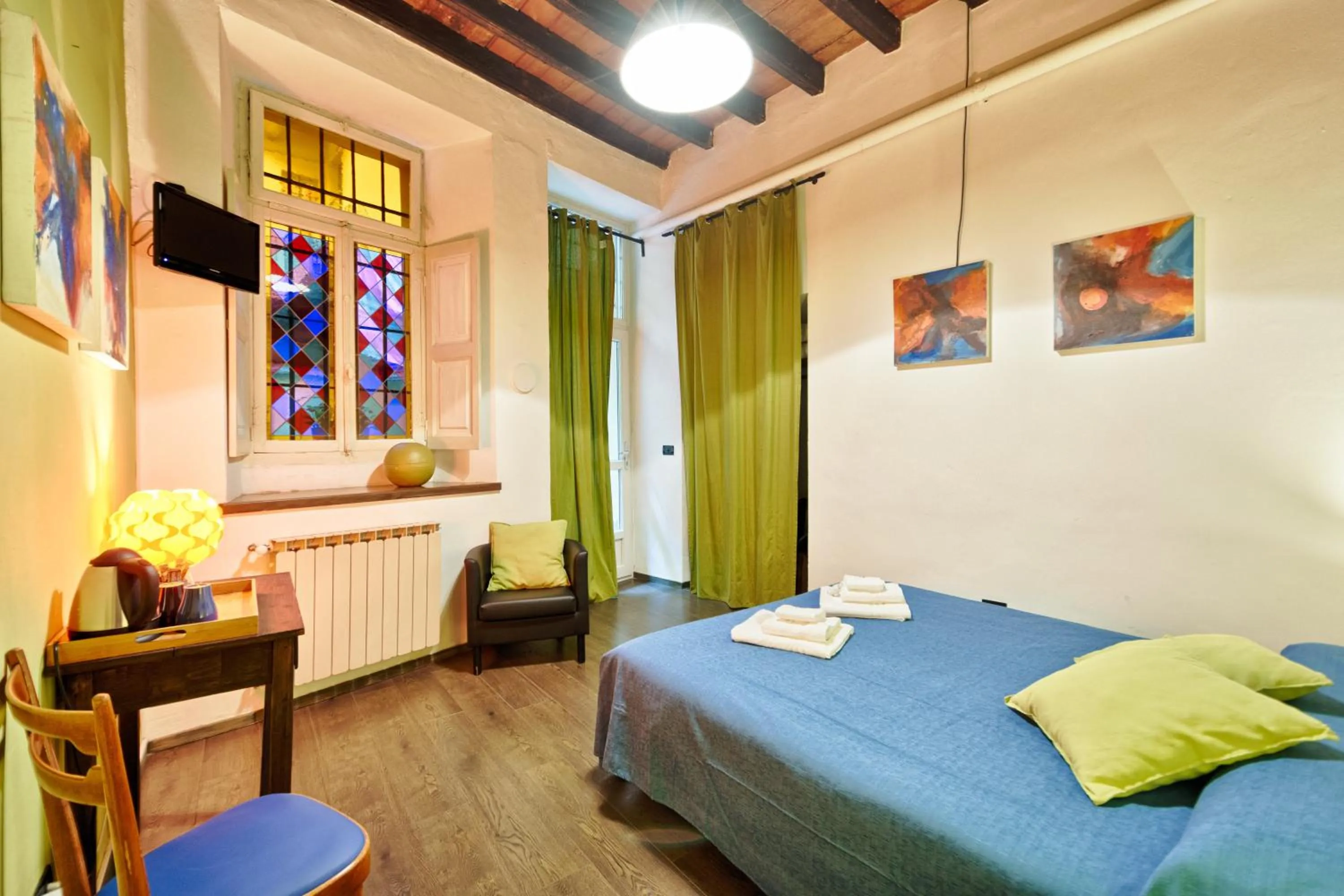 Photo of the whole room, Bed in Le petit coeur de la ville