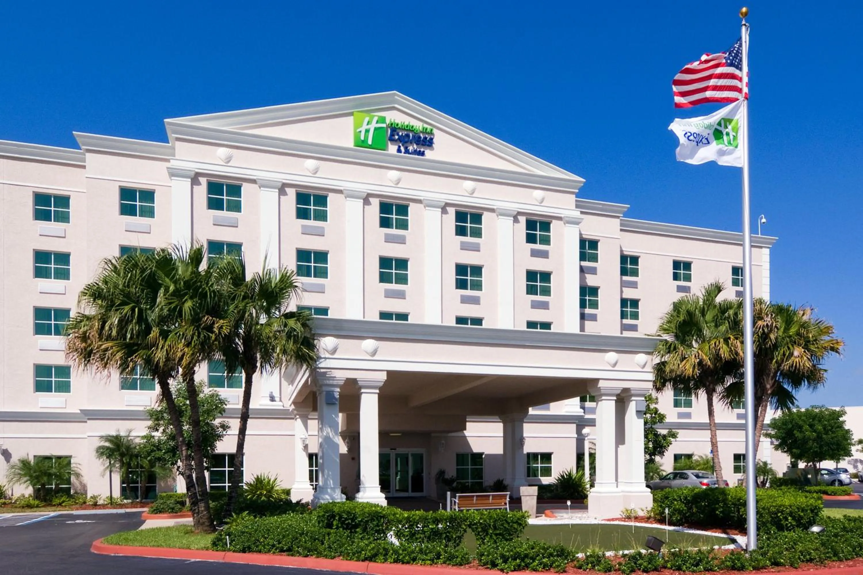 Property building in Holiday Inn Express & Suites Miami Kendall by IHG
