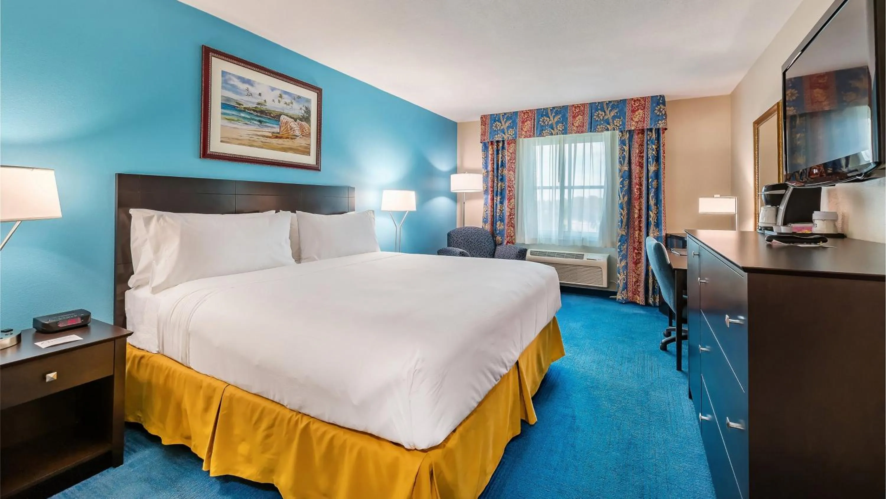 Photo of the whole room, Bed in Holiday Inn Express & Suites Miami Kendall by IHG