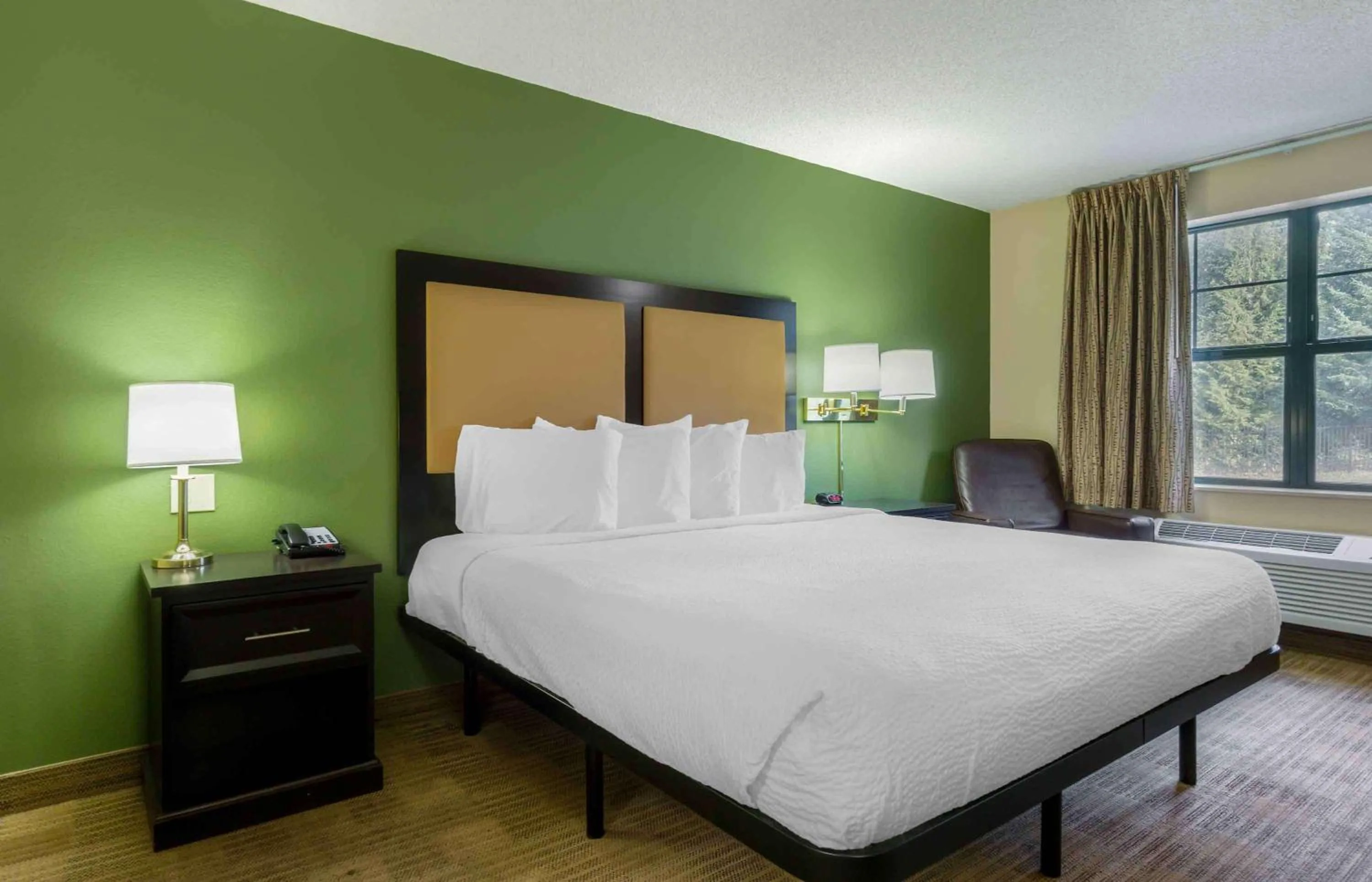 Bedroom, Bed in Extended Stay America Suites - Olympia - Tumwater