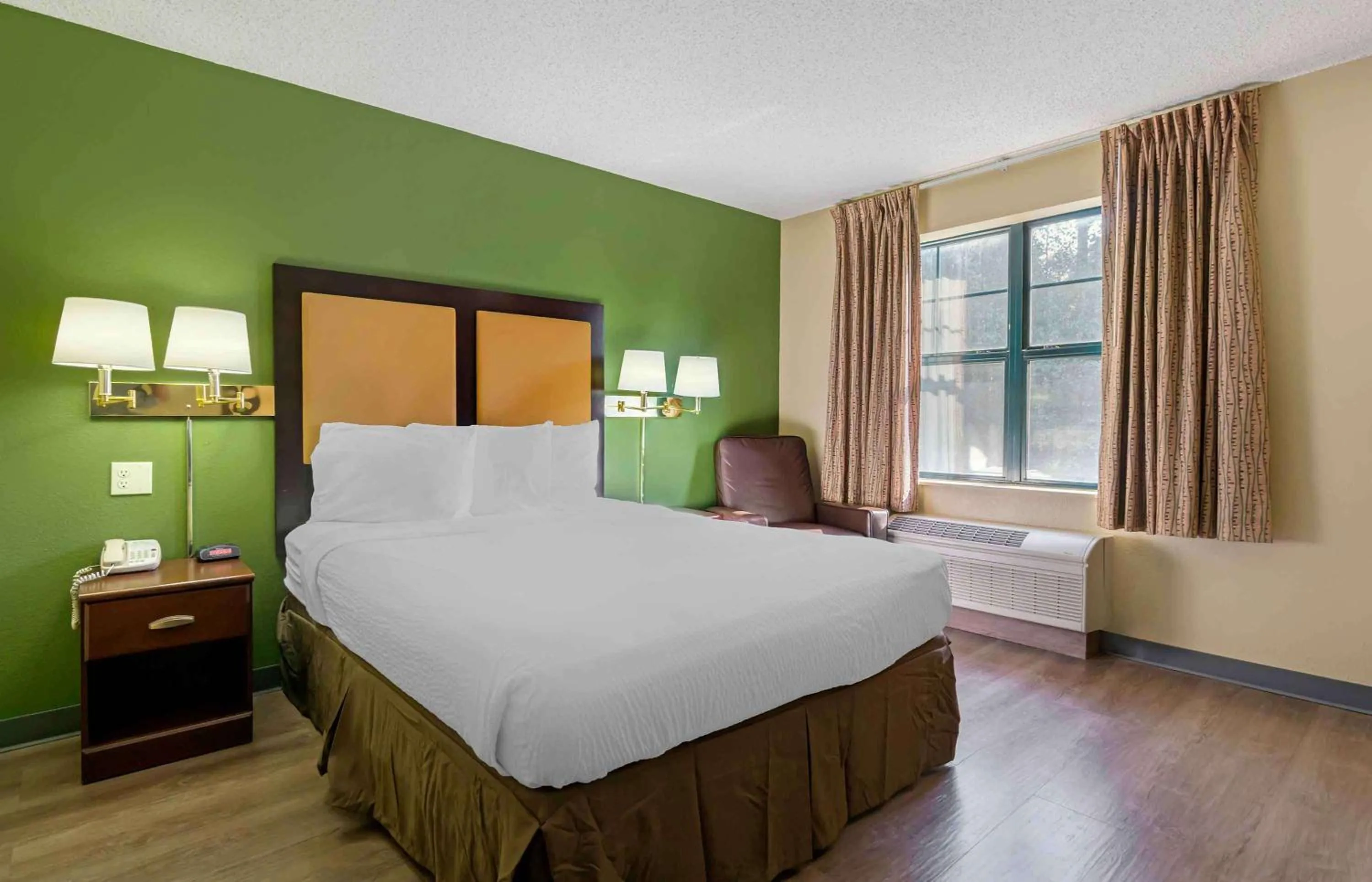 Bedroom, Bed in Extended Stay America Suites - Olympia - Tumwater