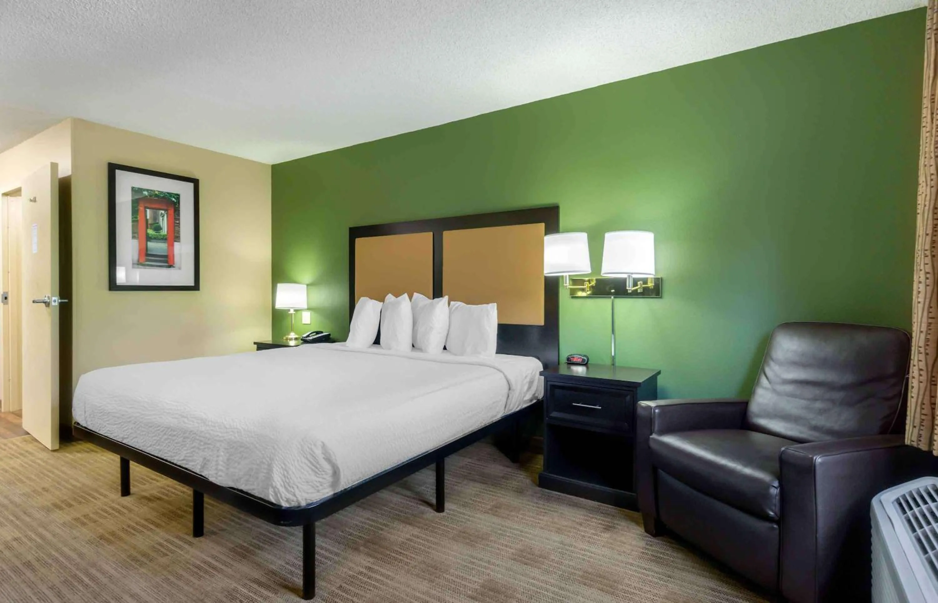 Bedroom, Bed in Extended Stay America Suites - Olympia - Tumwater