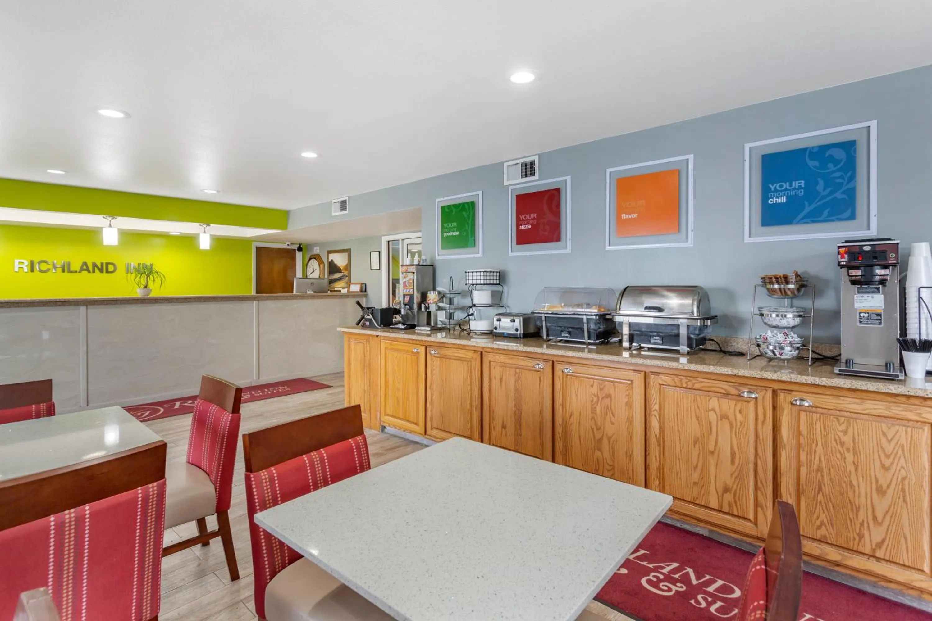 Coffee/tea facilities in Richland Inn of Columbia