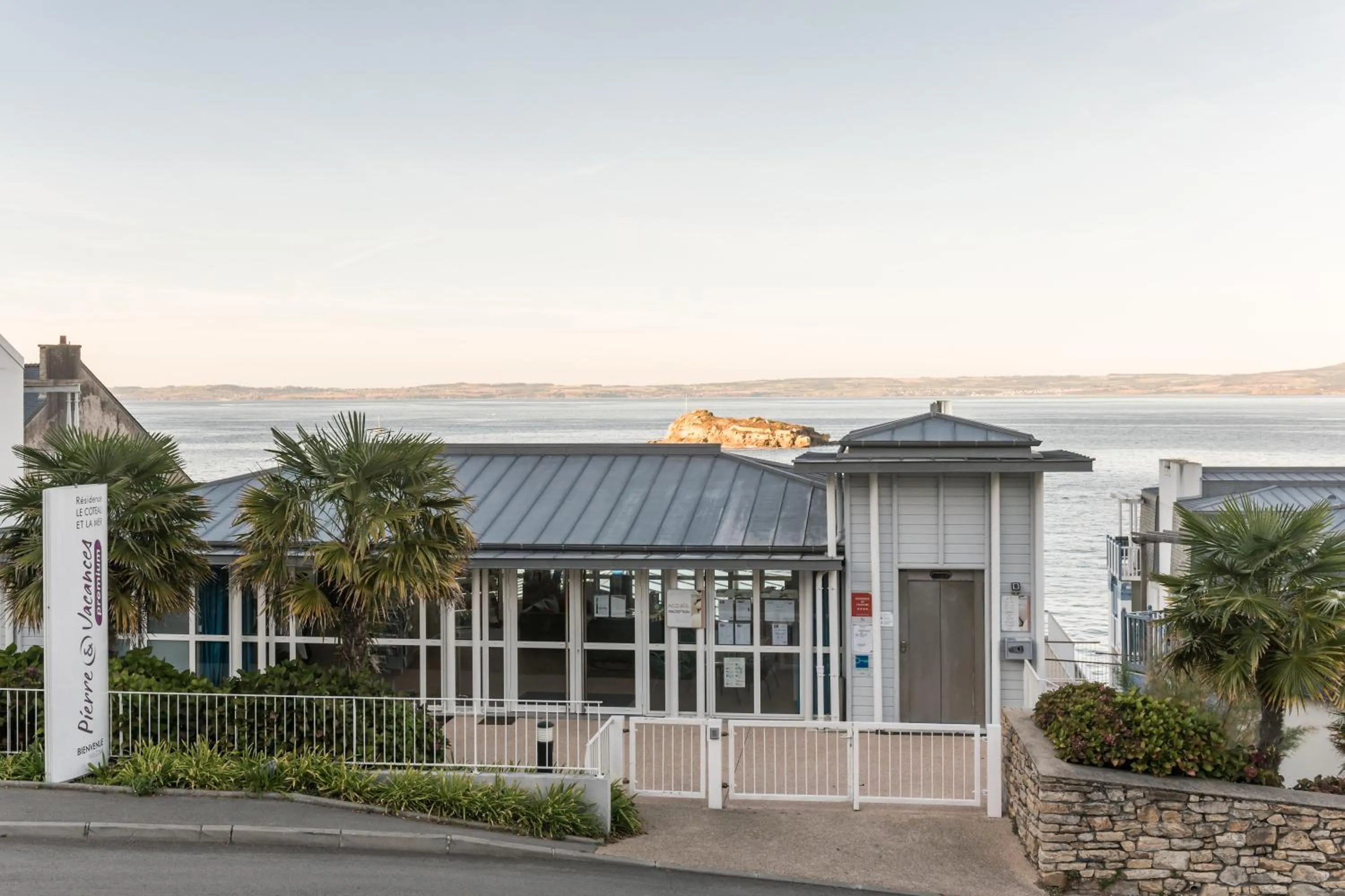 Property building in Résidence Pierre & Vacances Premium Le Coteau et la Mer