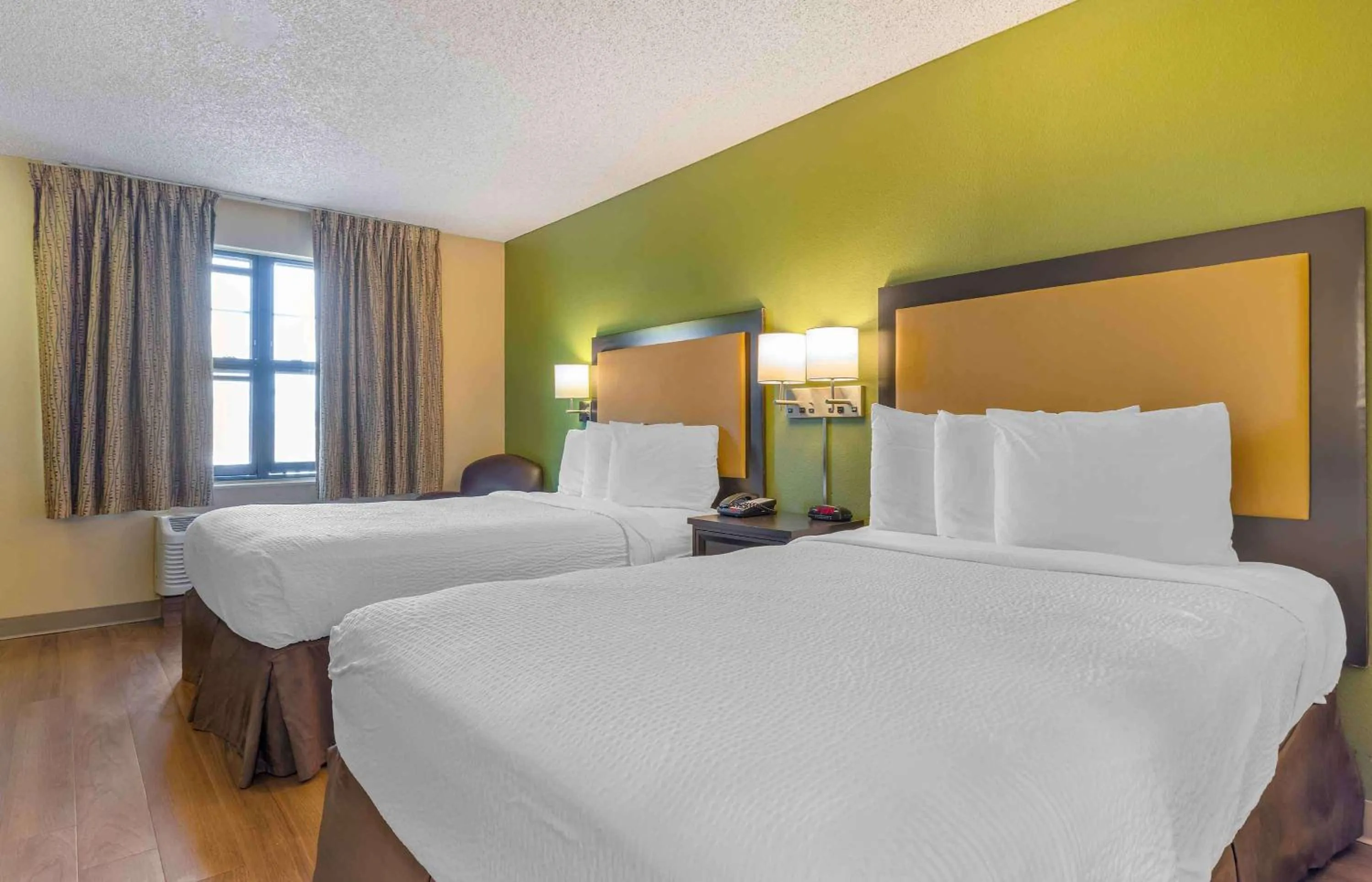 Bedroom, Bed in Extended Stay America Suites - Temecula - Wine Country