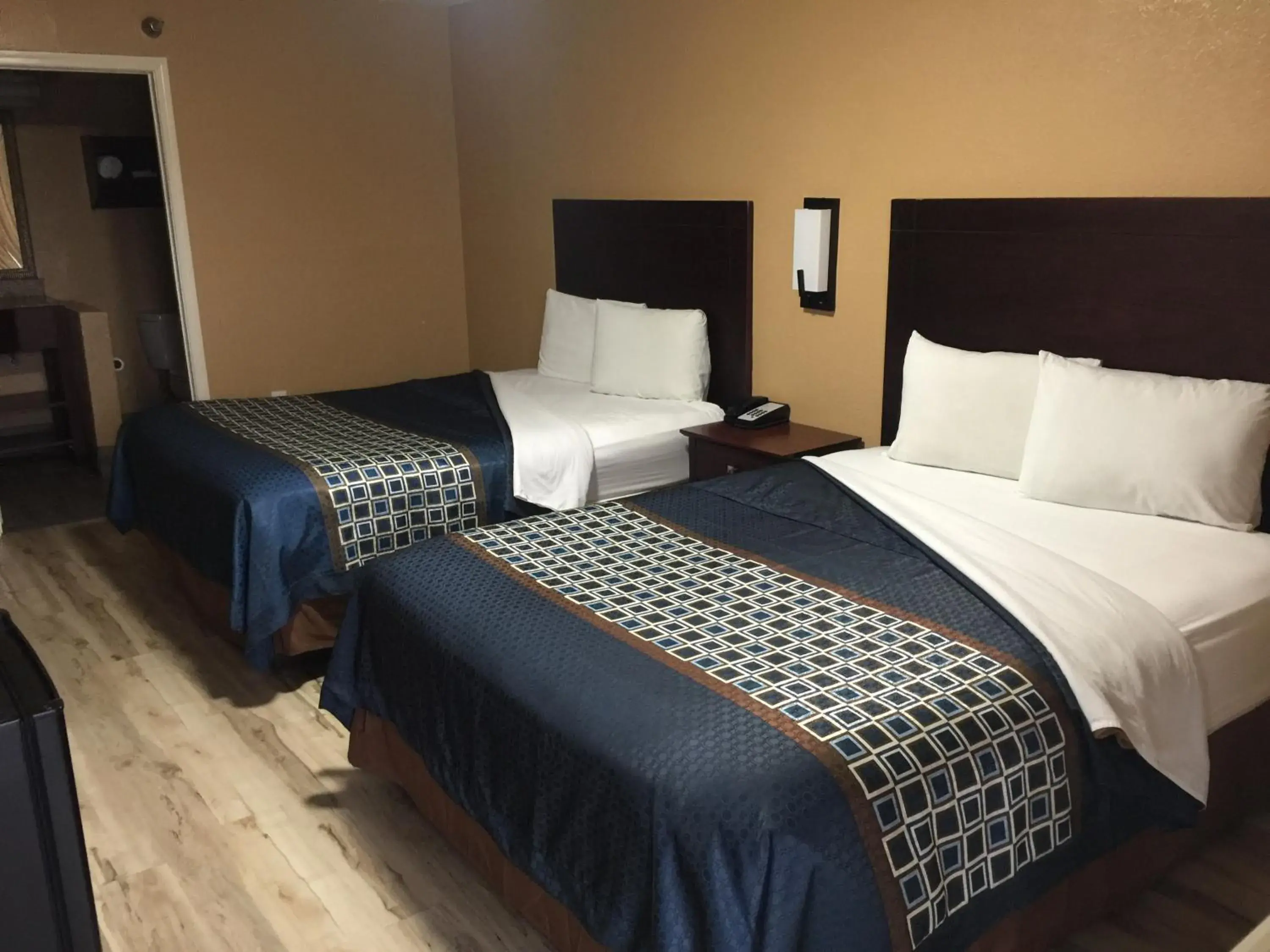 Queen Suite in The Crossroads Hotel and Suites Irving Queen Suite in The Crossroads Hotel and Suites Irving