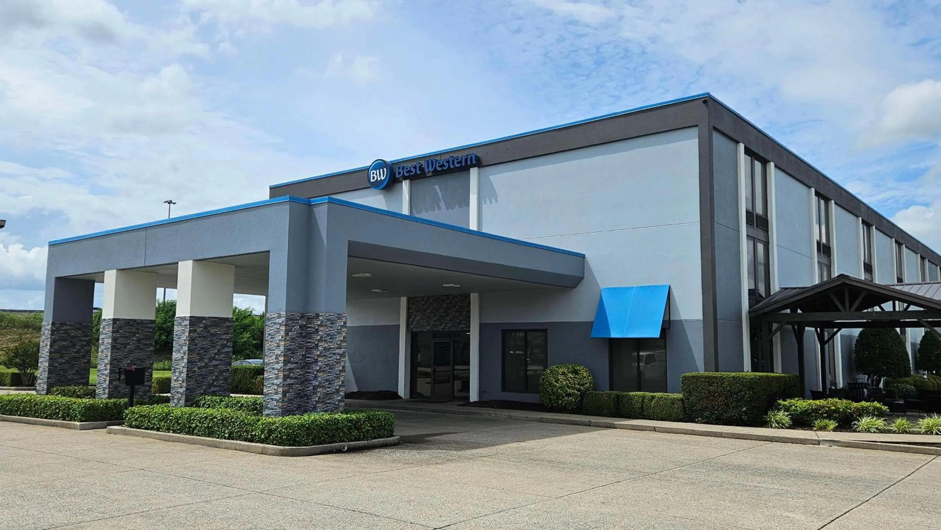 Property building in Best Western Hopkinsville KY - BRAND NEW ROOMS