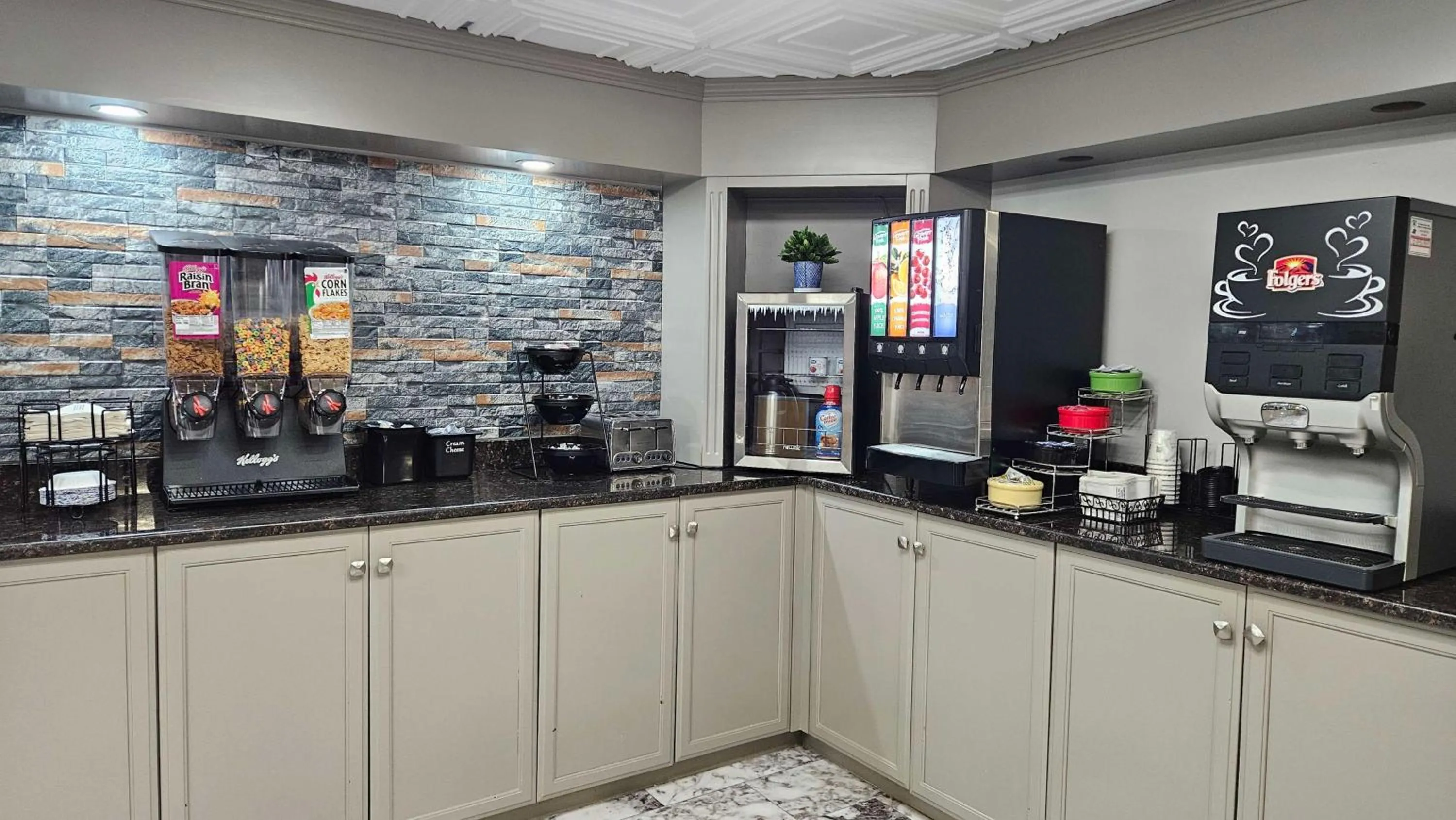 Breakfast in Best Western Hopkinsville KY - BRAND NEW ROOMS